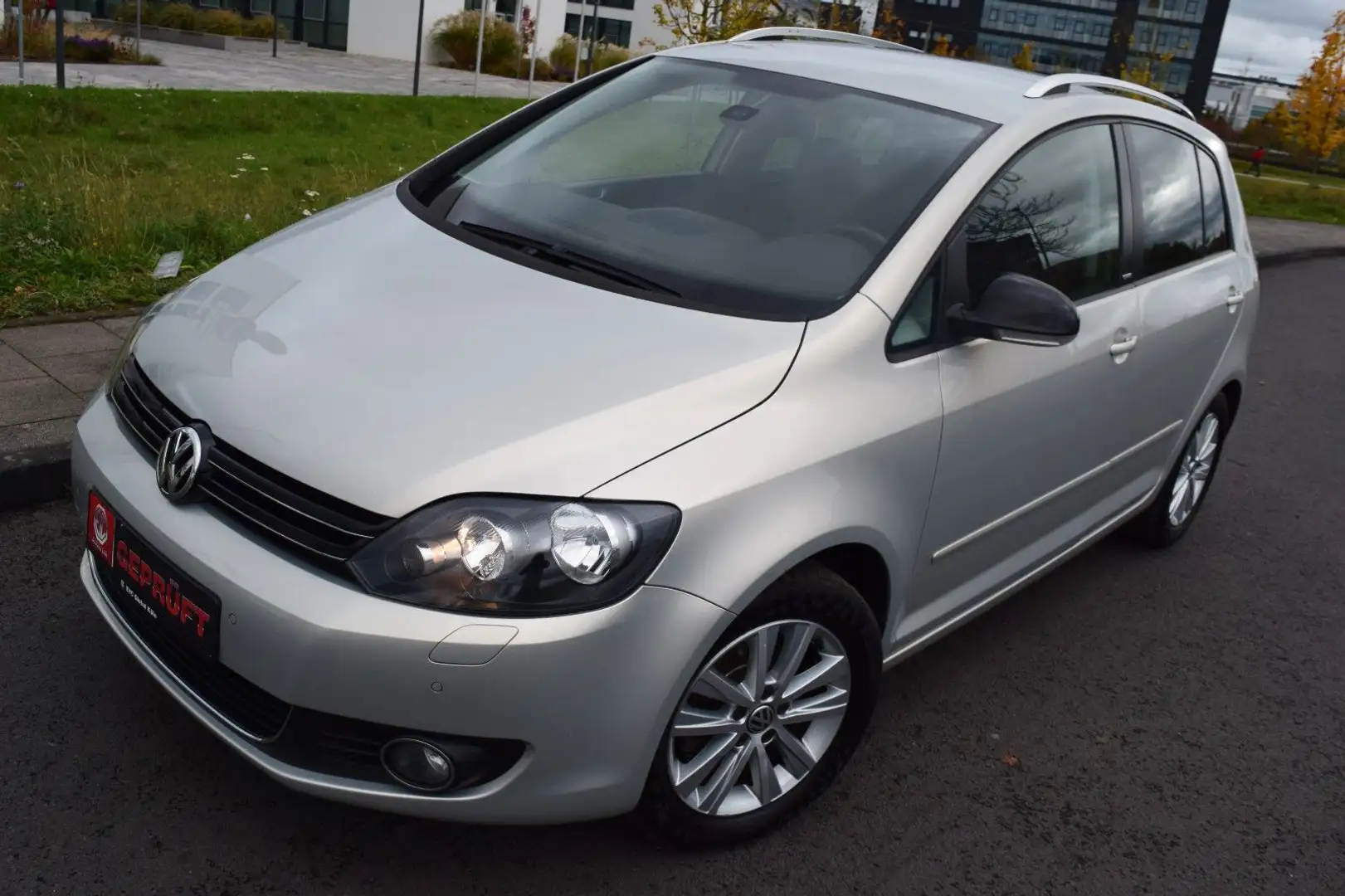 Volkswagen Golf Plus VI Style,PDC,Sitzhzg,8-Fach,Tempomat Gold - 2
