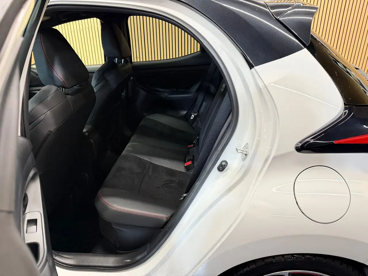 Toyota Yaris Hybrid 1.5i VVT-i * SPORT * FINITION GR * BOÎTE AUTO *, миниатюра 7