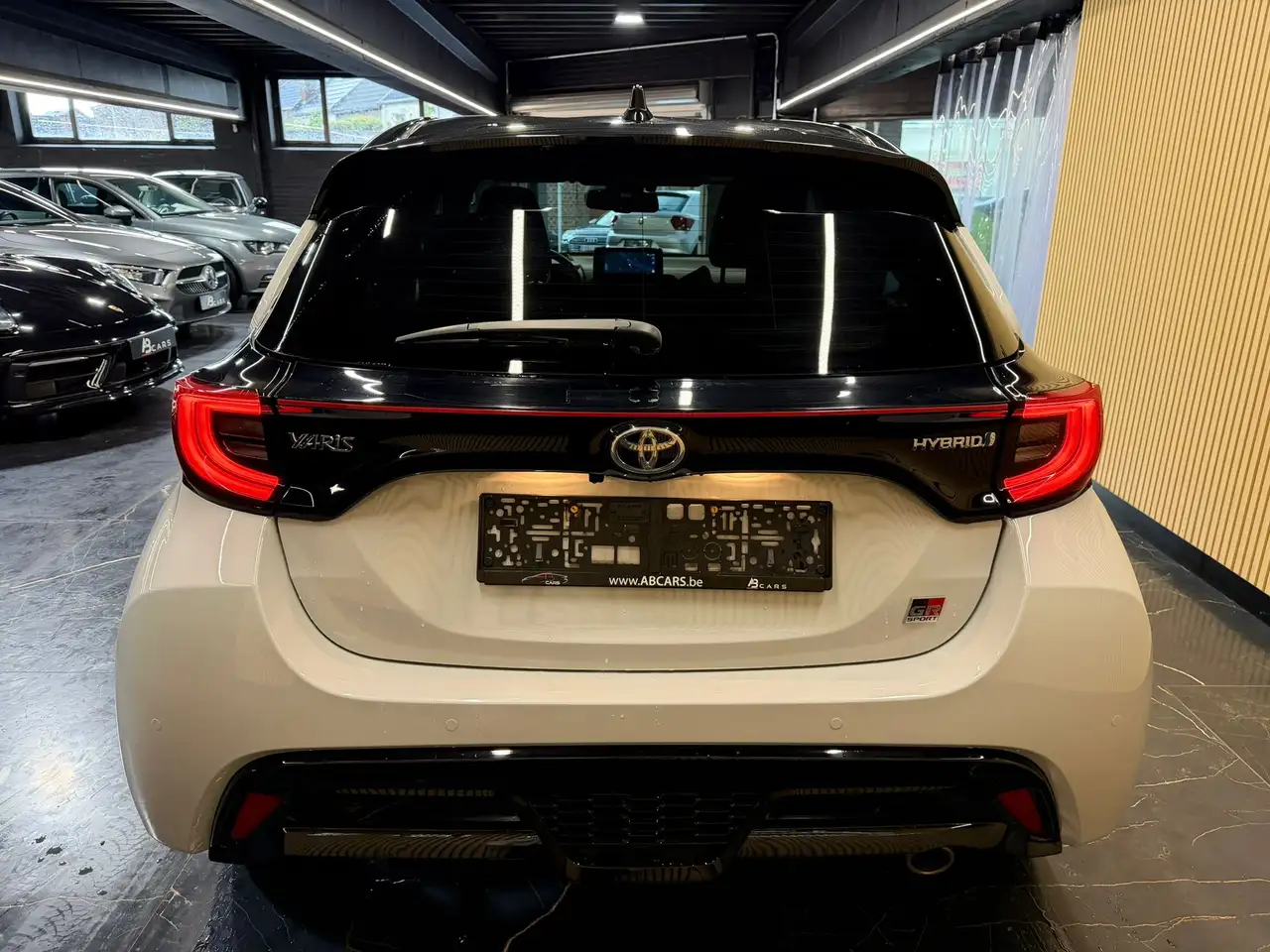 Toyota Yaris Hybrid 1.5i VVT-i * SPORT * FINITION GR * BOÎTE AUTO *, миниатюра 4