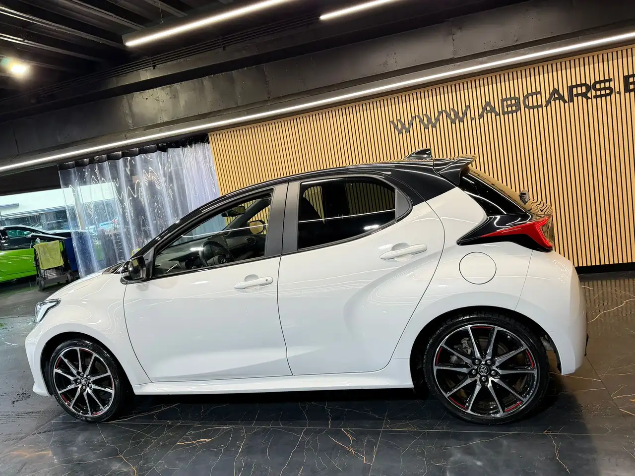 Toyota Yaris Hybrid 1.5i VVT-i * SPORT * FINITION GR * BOÎTE AUTO *, миниатюра 15