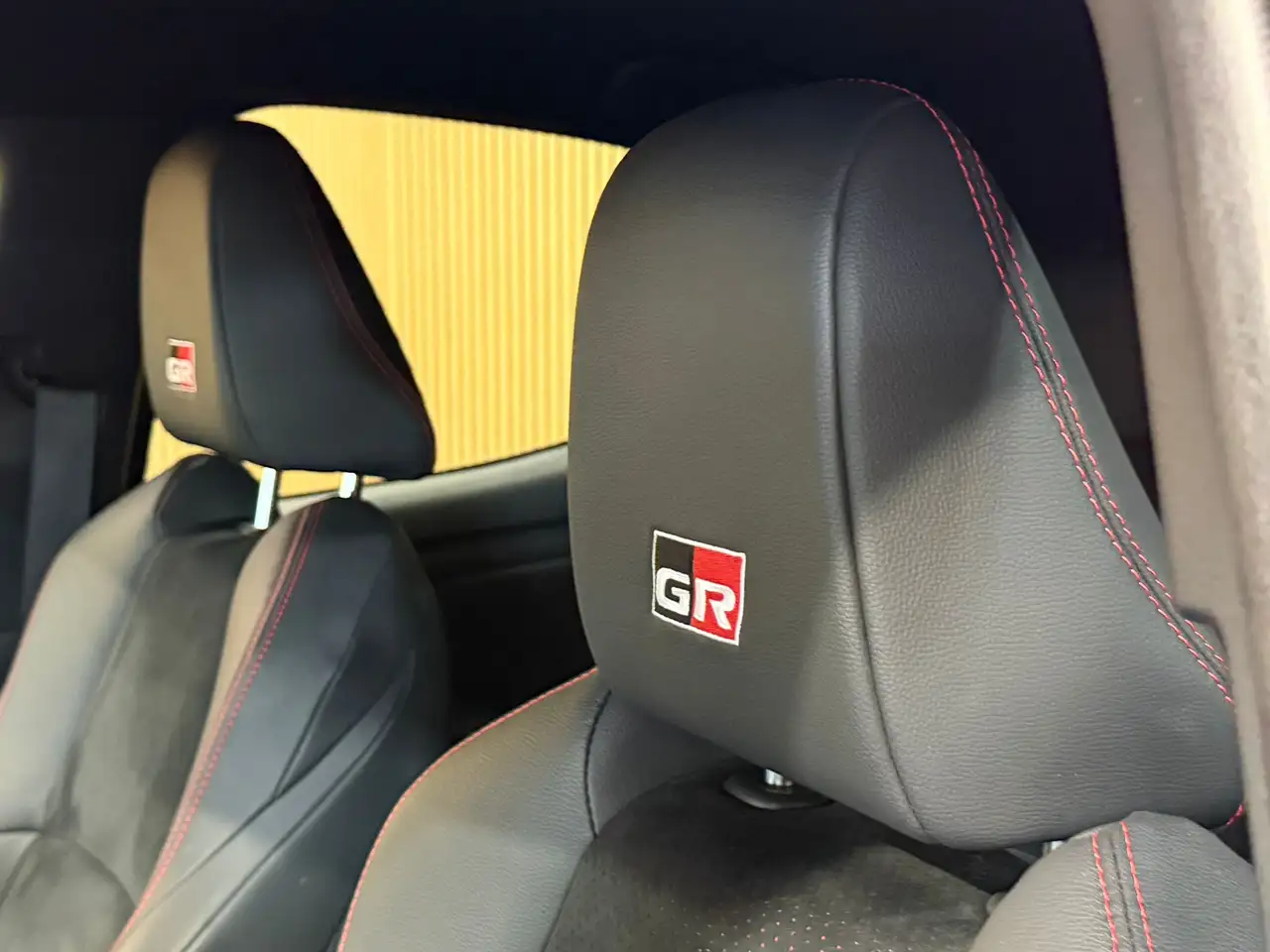 Toyota Yaris Hybrid 1.5i VVT-i * SPORT * FINITION GR * BOÎTE AUTO *, миниатюра 22