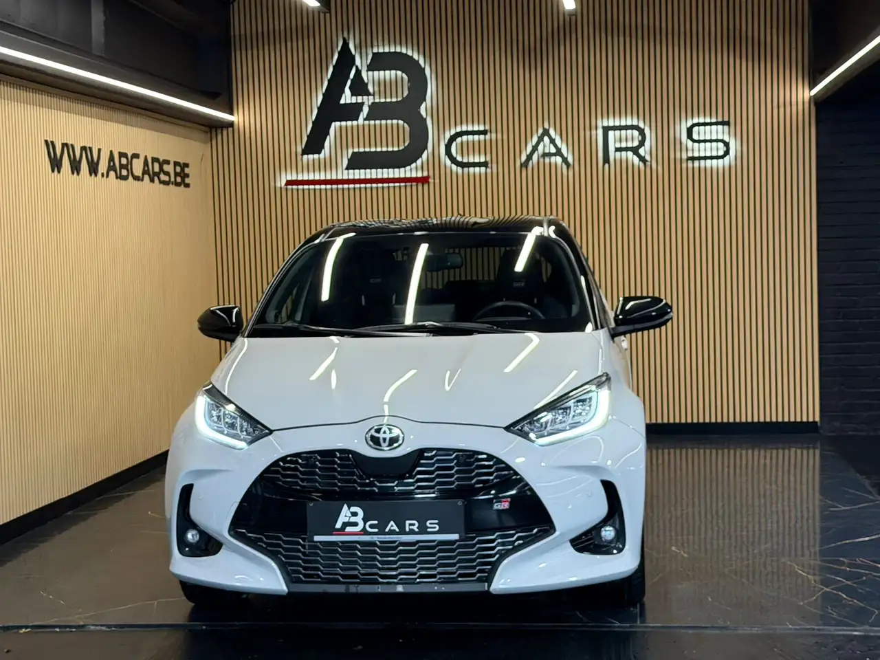 Toyota Yaris Hybrid 1.5i VVT-i * SPORT * FINITION GR * BOÎTE AUTO *, миниатюра 3