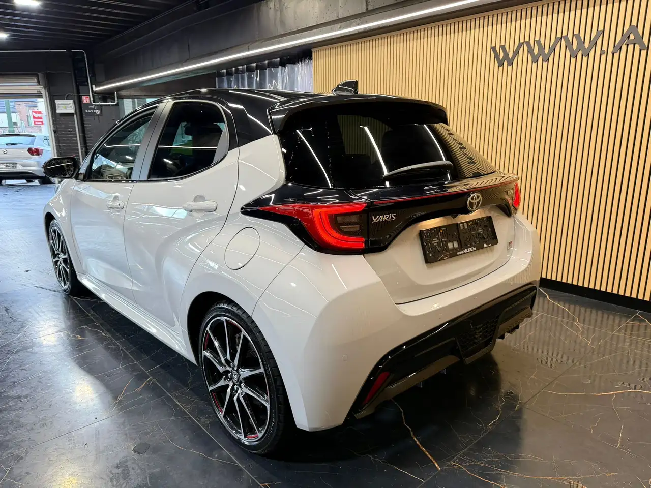 Toyota Yaris Hybrid 1.5i VVT-i * SPORT * FINITION GR * BOÎTE AUTO *, миниатюра 14