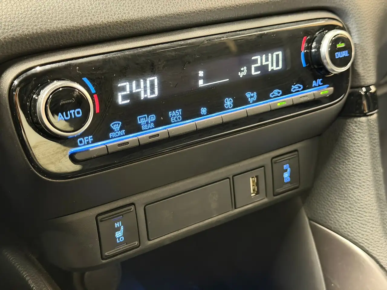 Toyota Yaris Hybrid 1.5i VVT-i * SPORT * FINITION GR * BOÎTE AUTO *, миниатюра 20