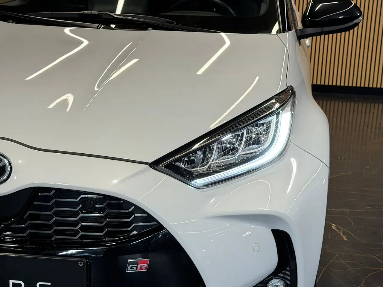 Toyota Yaris Hybrid 1.5i VVT-i * SPORT * FINITION GR * BOÎTE AUTO *, миниатюра 5