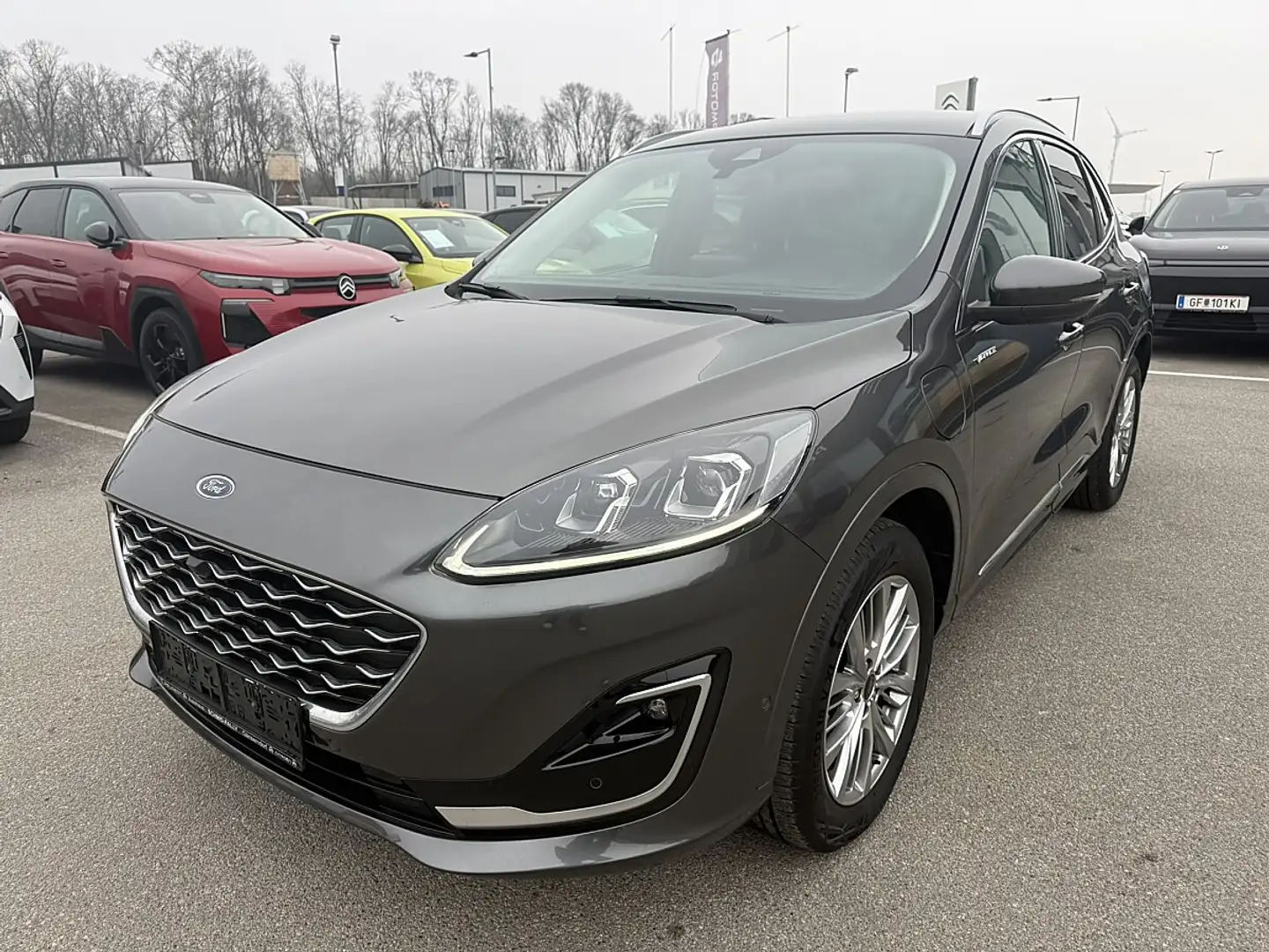 Ford Kuga 2,5 Duratec PHEV Vignale Aut. Grau - 1