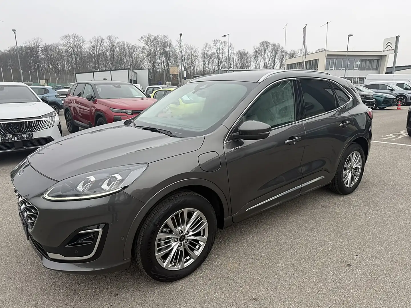 Ford Kuga 2,5 Duratec PHEV Vignale Aut. Grau - 2