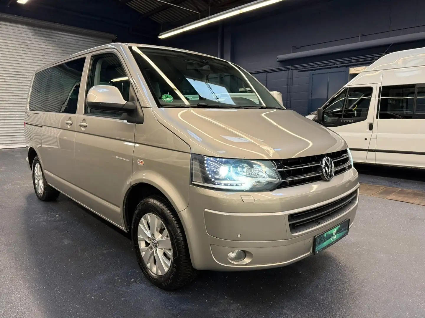 Volkswagen T5 Multivan Special BI-XENON KLIMA TEMP STHZ AHK Gris - 1