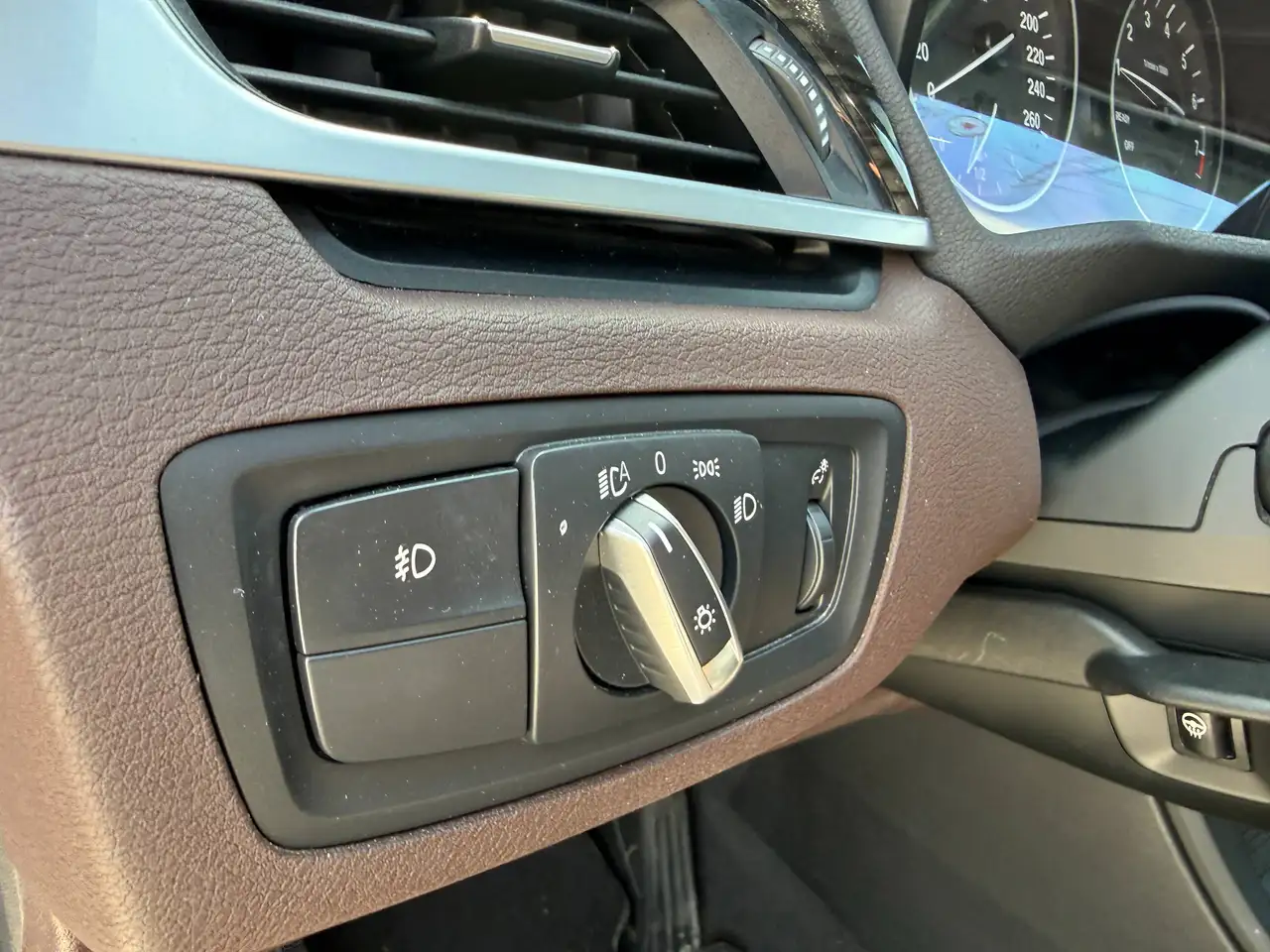 BMW X1 снимка BMW X1