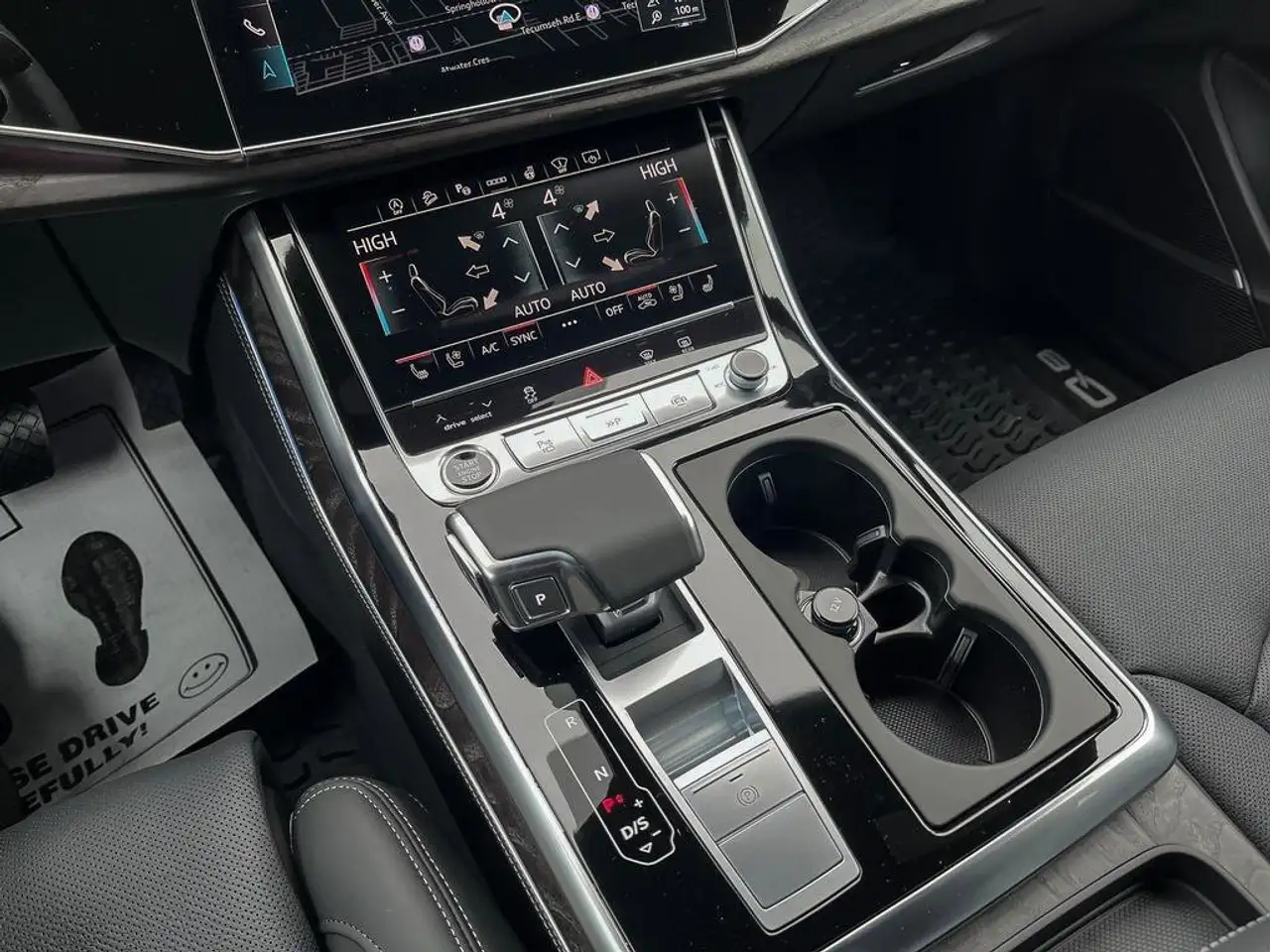 Audi Q8 снимка Audi Q8