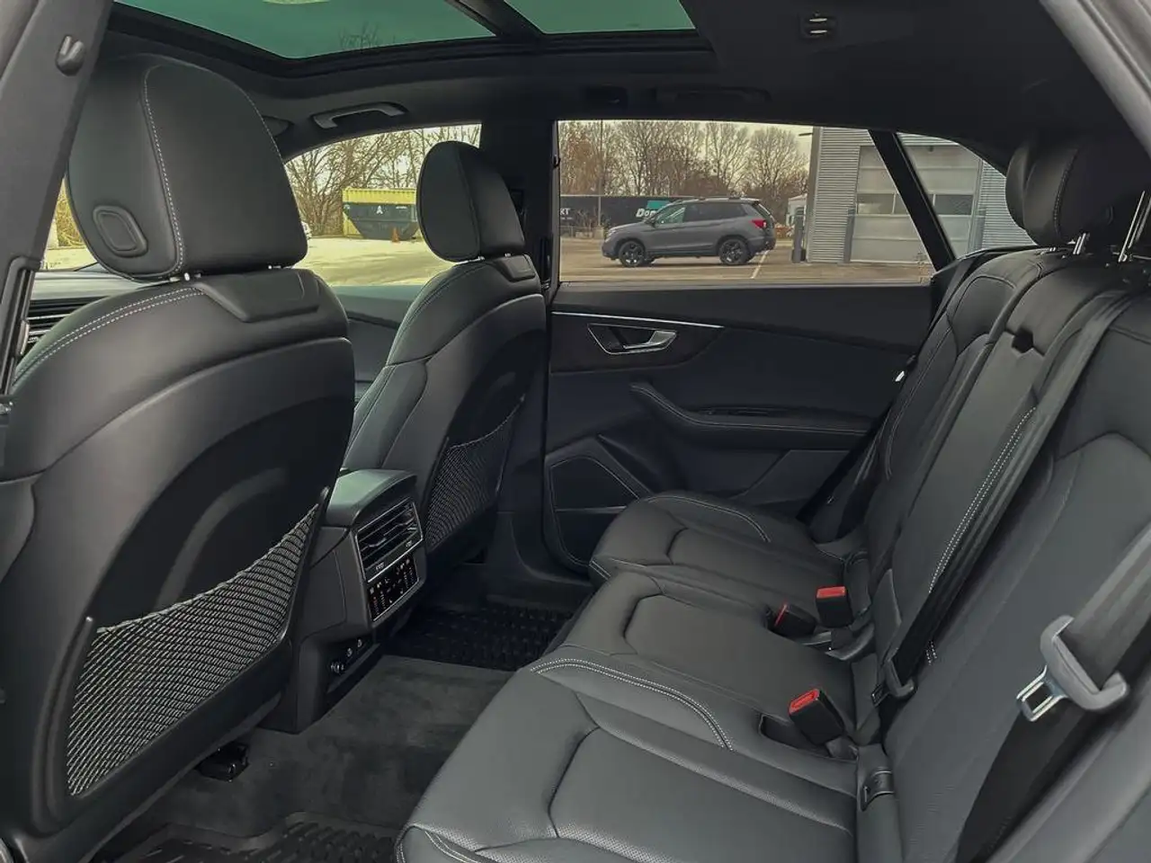 Audi Q8 снимка Audi Q8