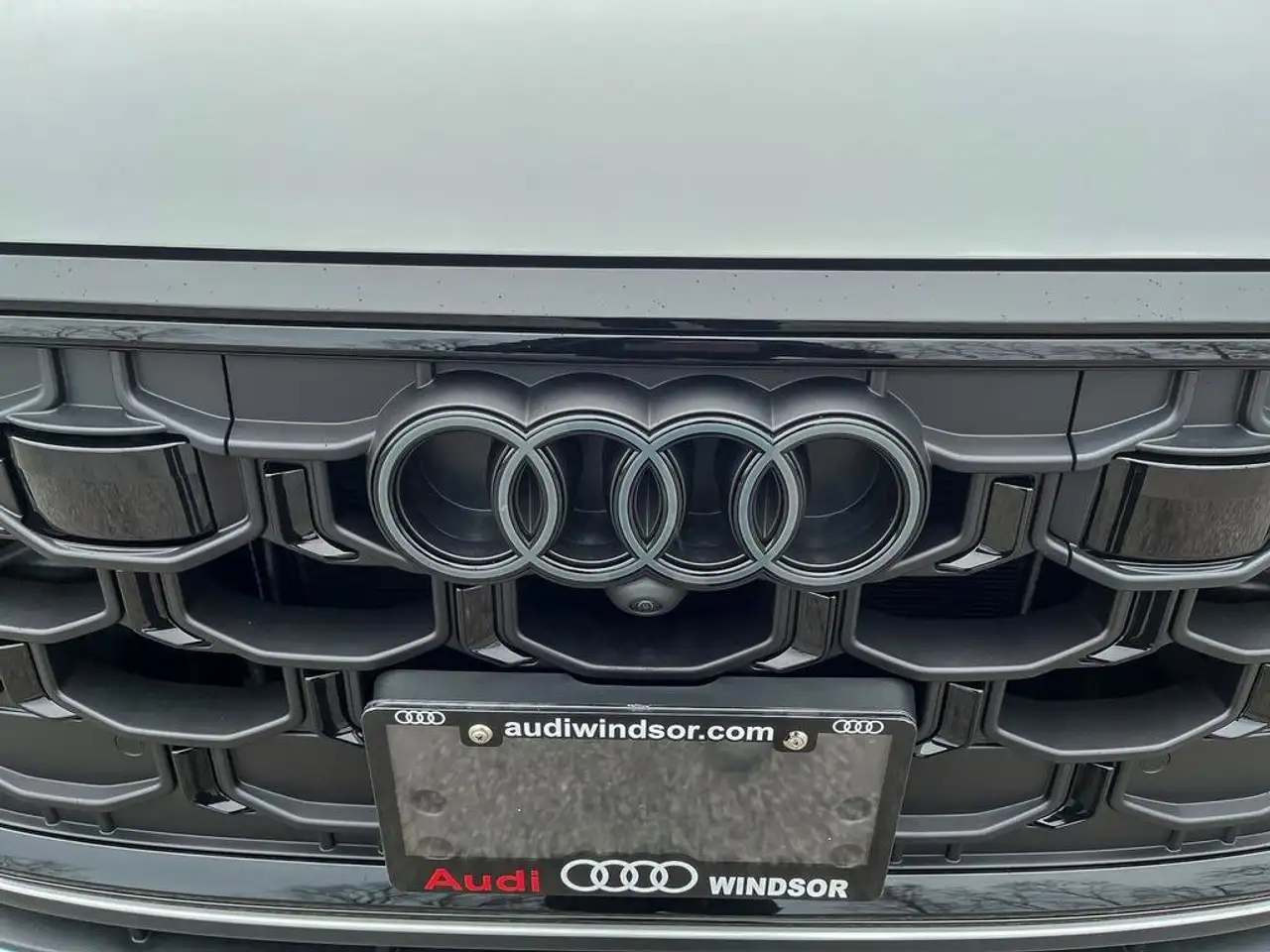 Audi Q8 снимка Audi Q8