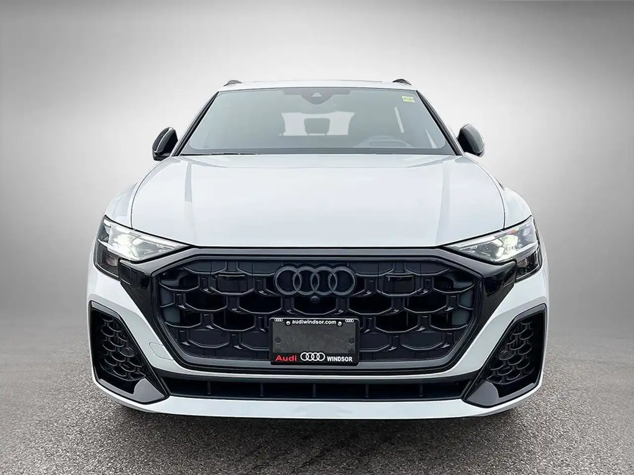 Audi Q8 снимка Audi Q8