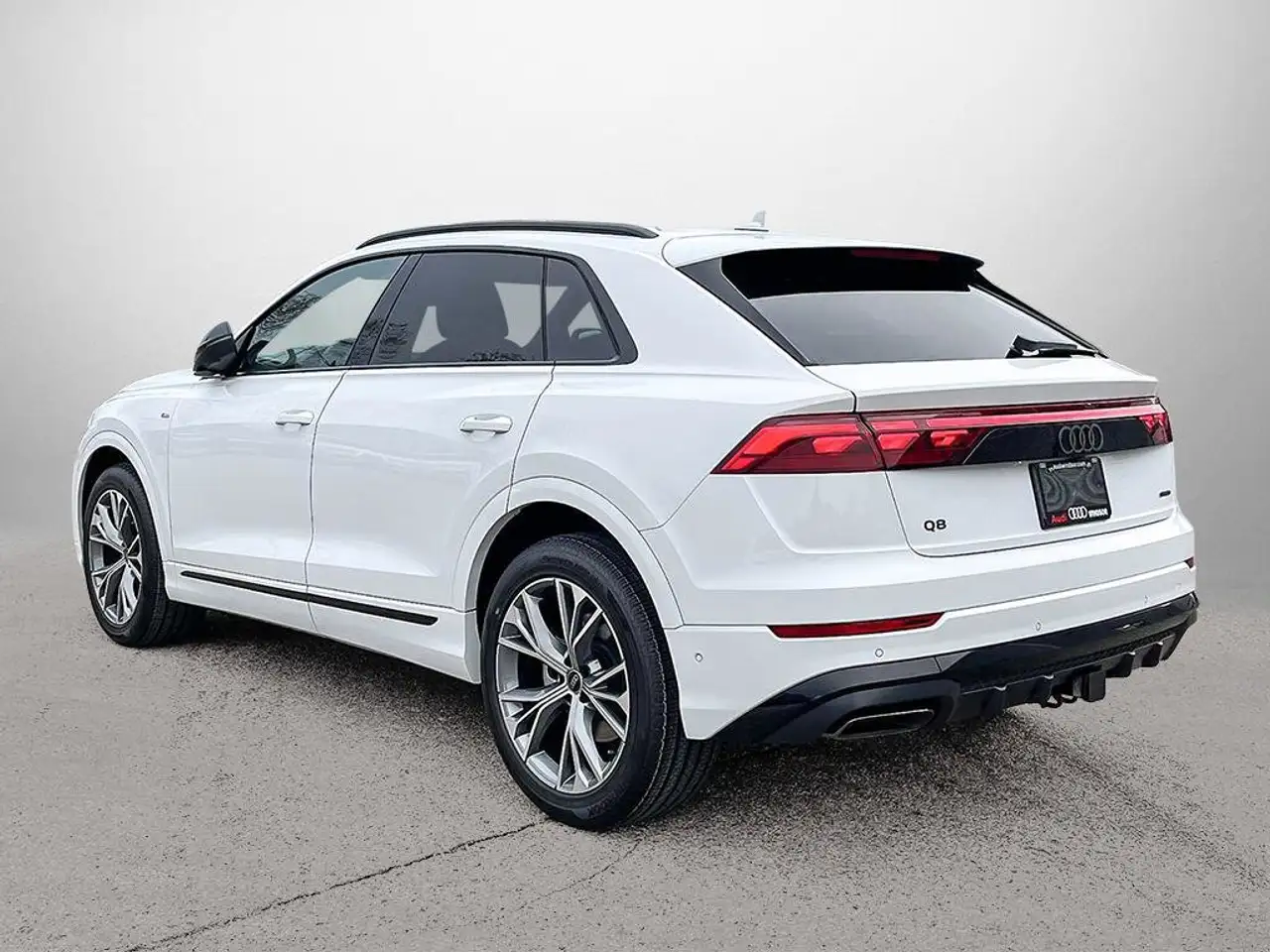 Audi Q8 снимка Audi Q8