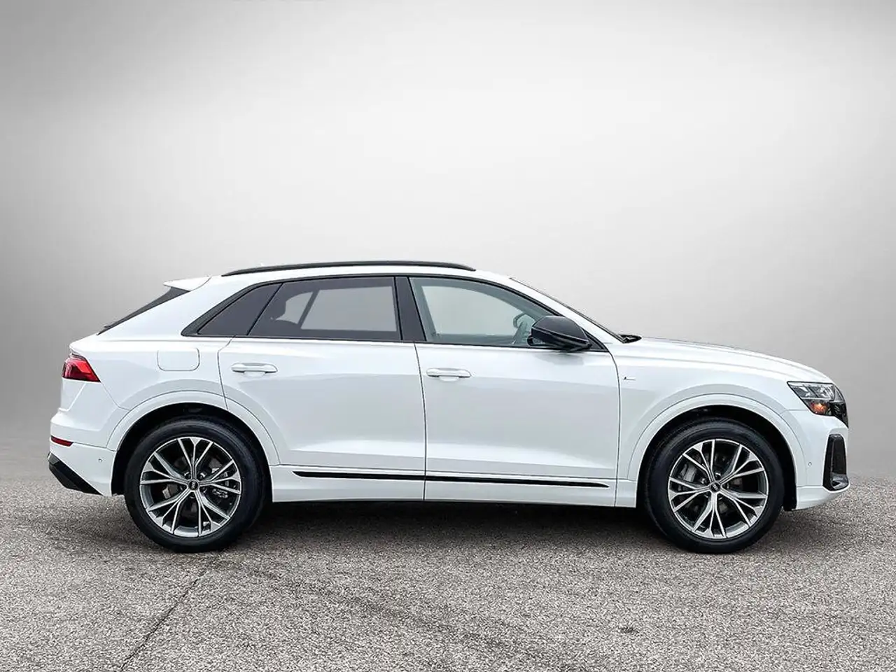 Audi Q8 снимка Audi Q8