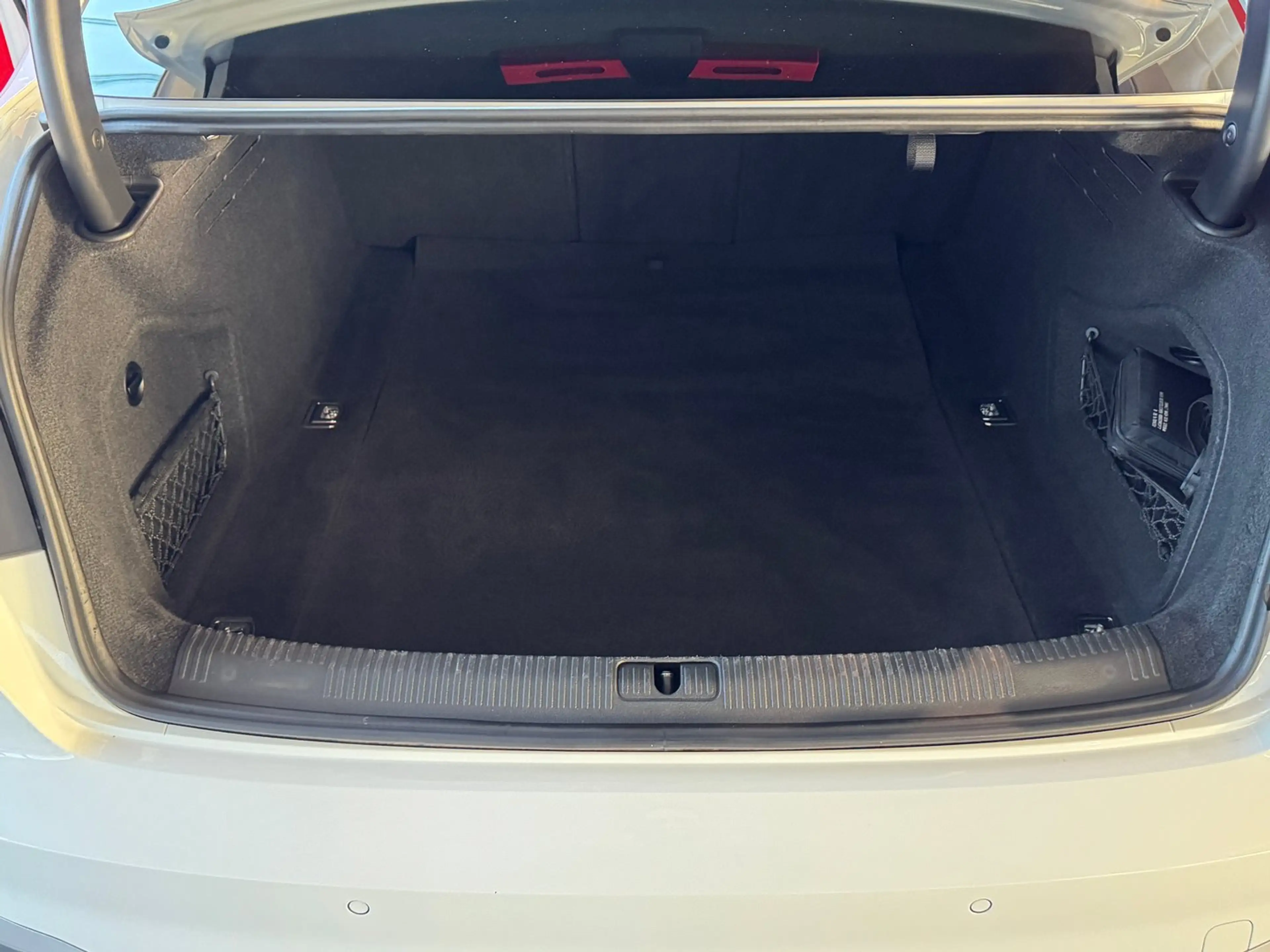 Audi A4 Limousine 35 TDI S line — photo 4