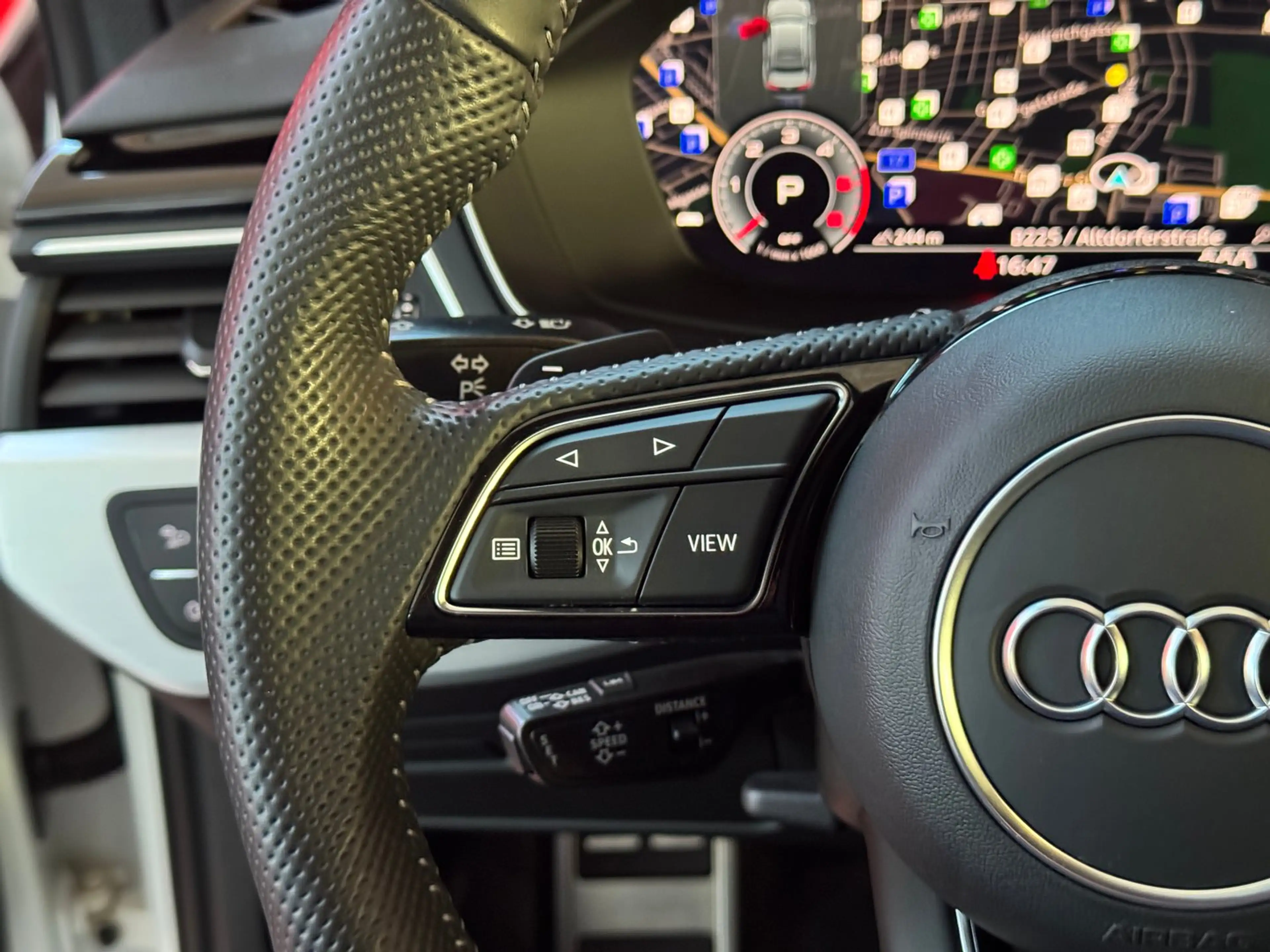 Audi A4 Limousine 35 TDI S line — photo 10