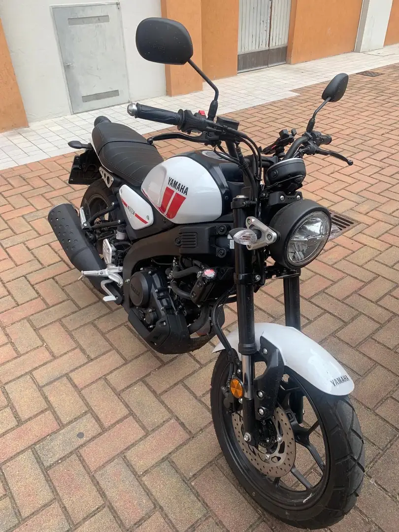 Yamaha XSR 125 Wit - 2