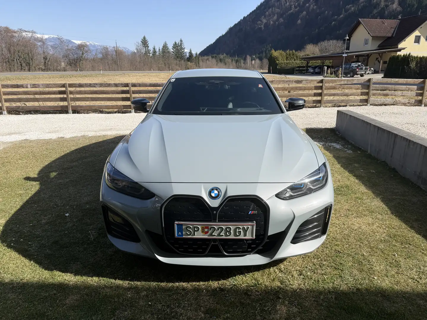BMW i4 Gran Coupe xDrive M50 80,7kWh Grau - 1