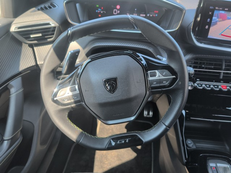 Peugeot 2008 GT PureTech 130 EAT8 — photo 13