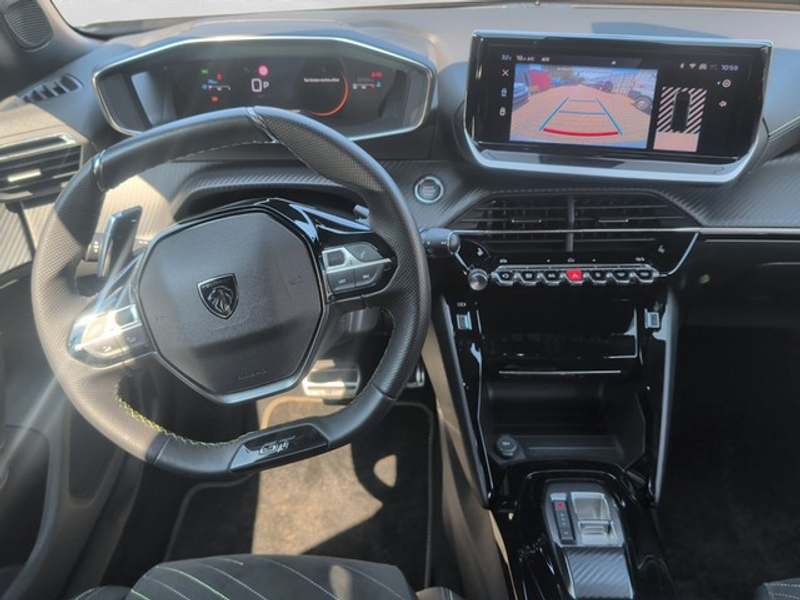 Peugeot 2008 GT PureTech 130 EAT8 — photo 10