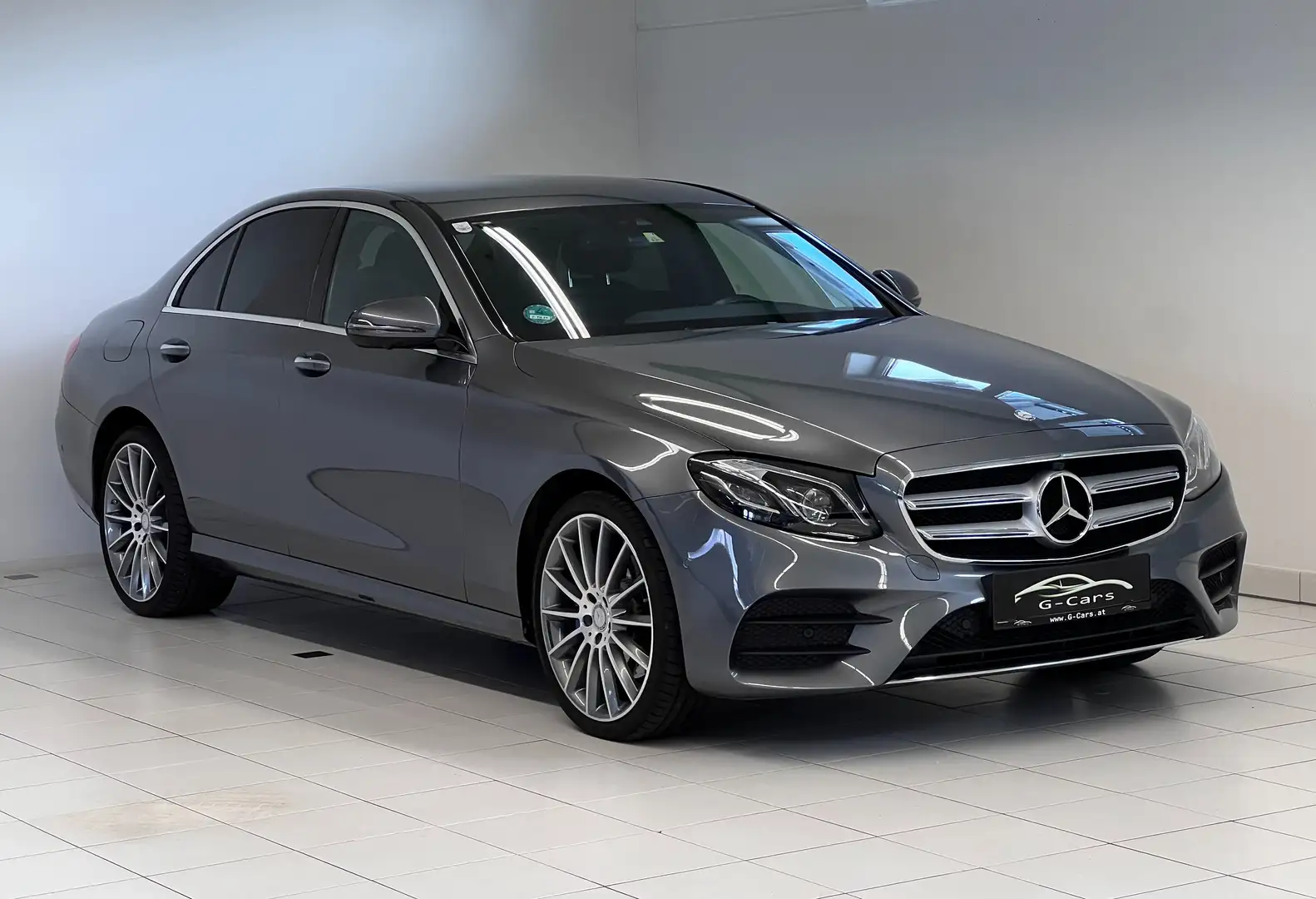Mercedes-Benz E 220 d 4Matic Aut. AMG Line *WIDESCREEN*Multibeam LED* Gris - 2