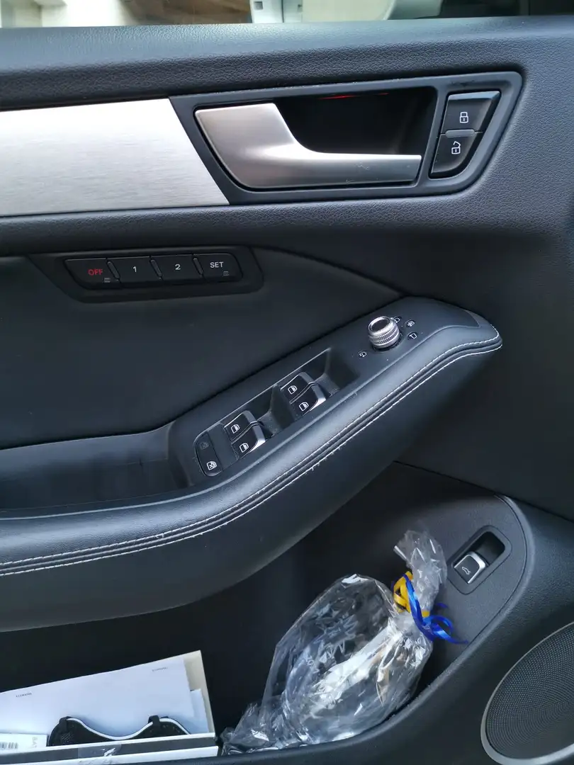 Audi SQ5 Schwarz - 2