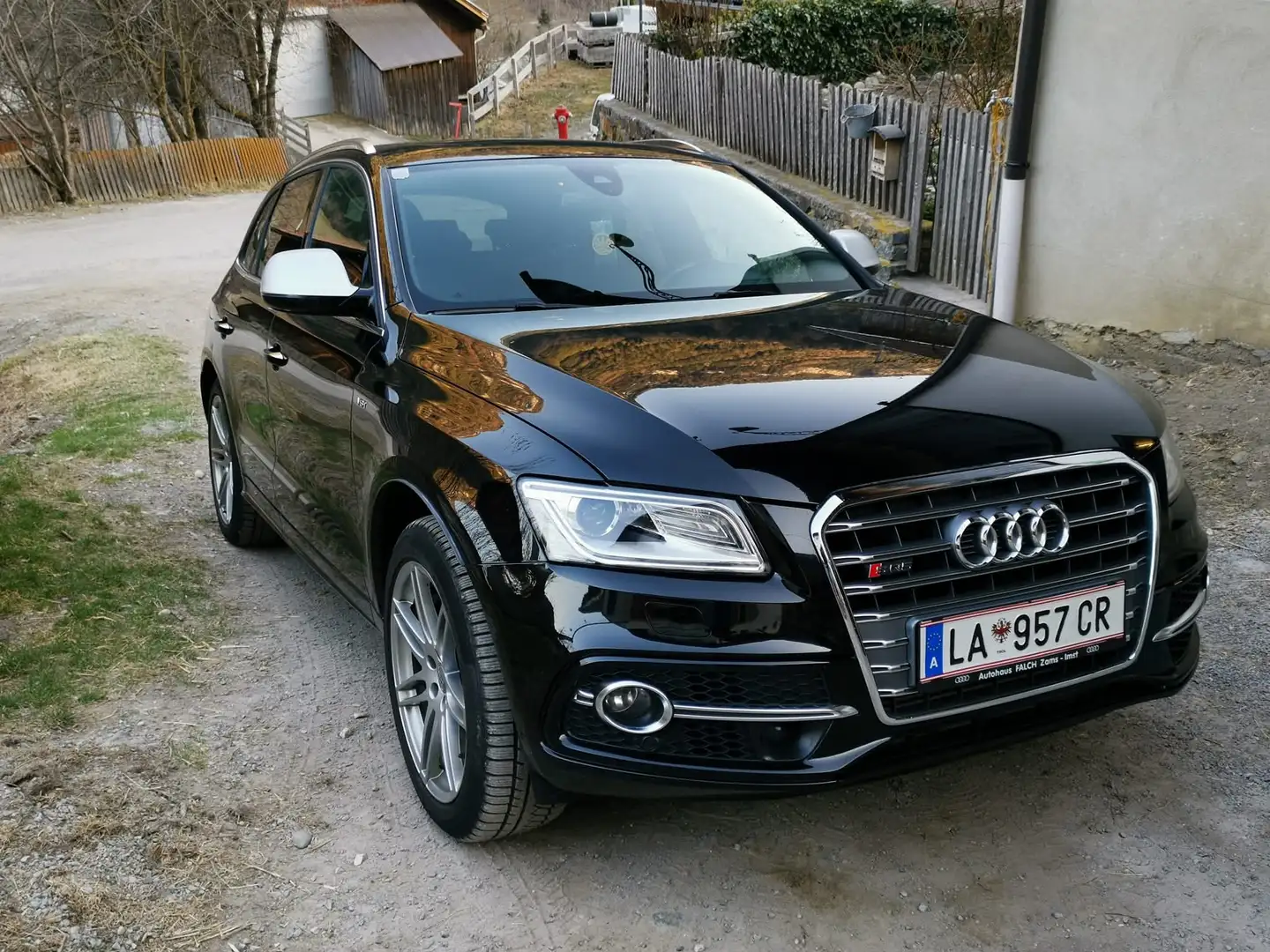 Audi SQ5 Schwarz - 1