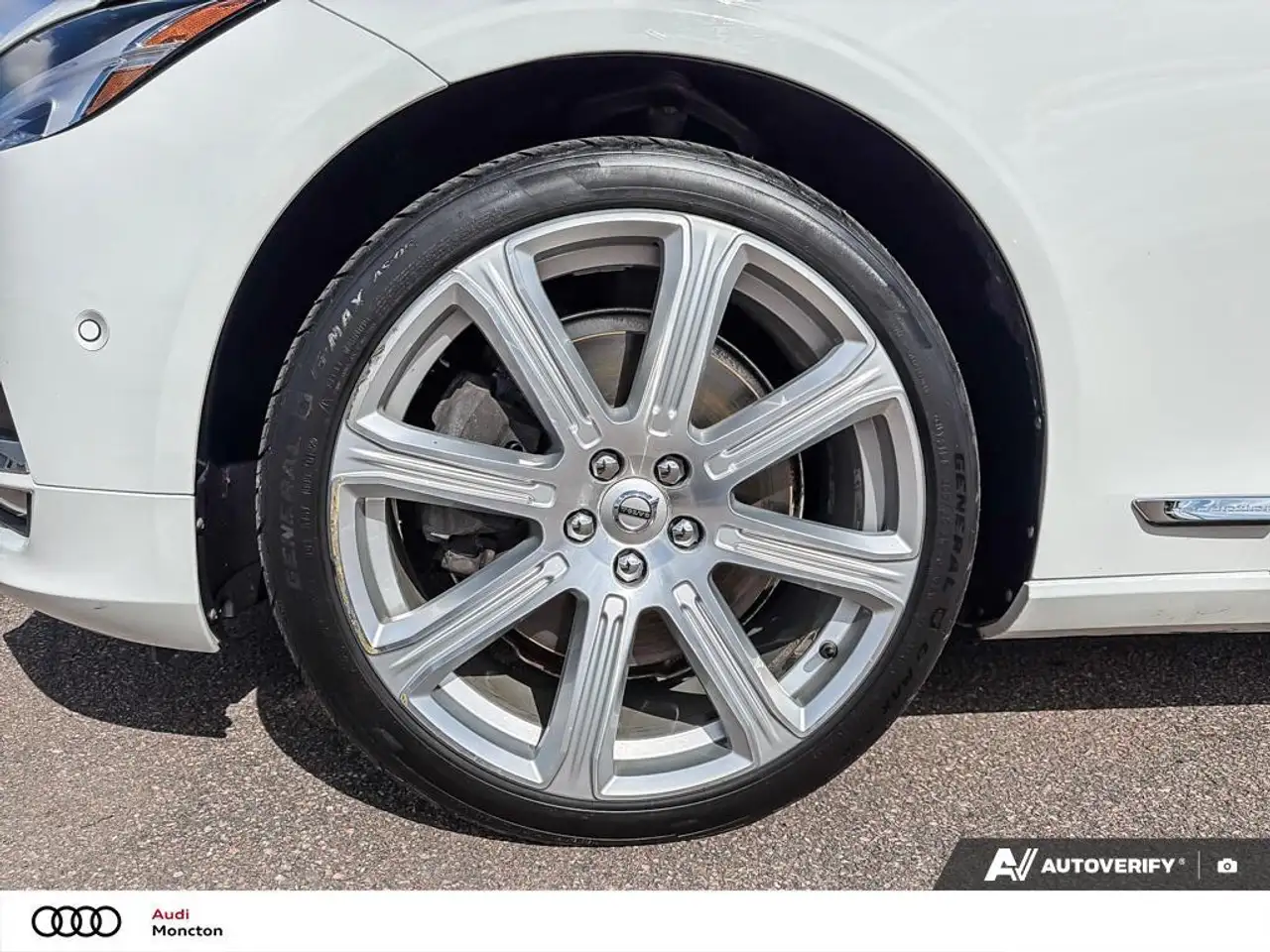 Volvo S90 снимка Volvo S90