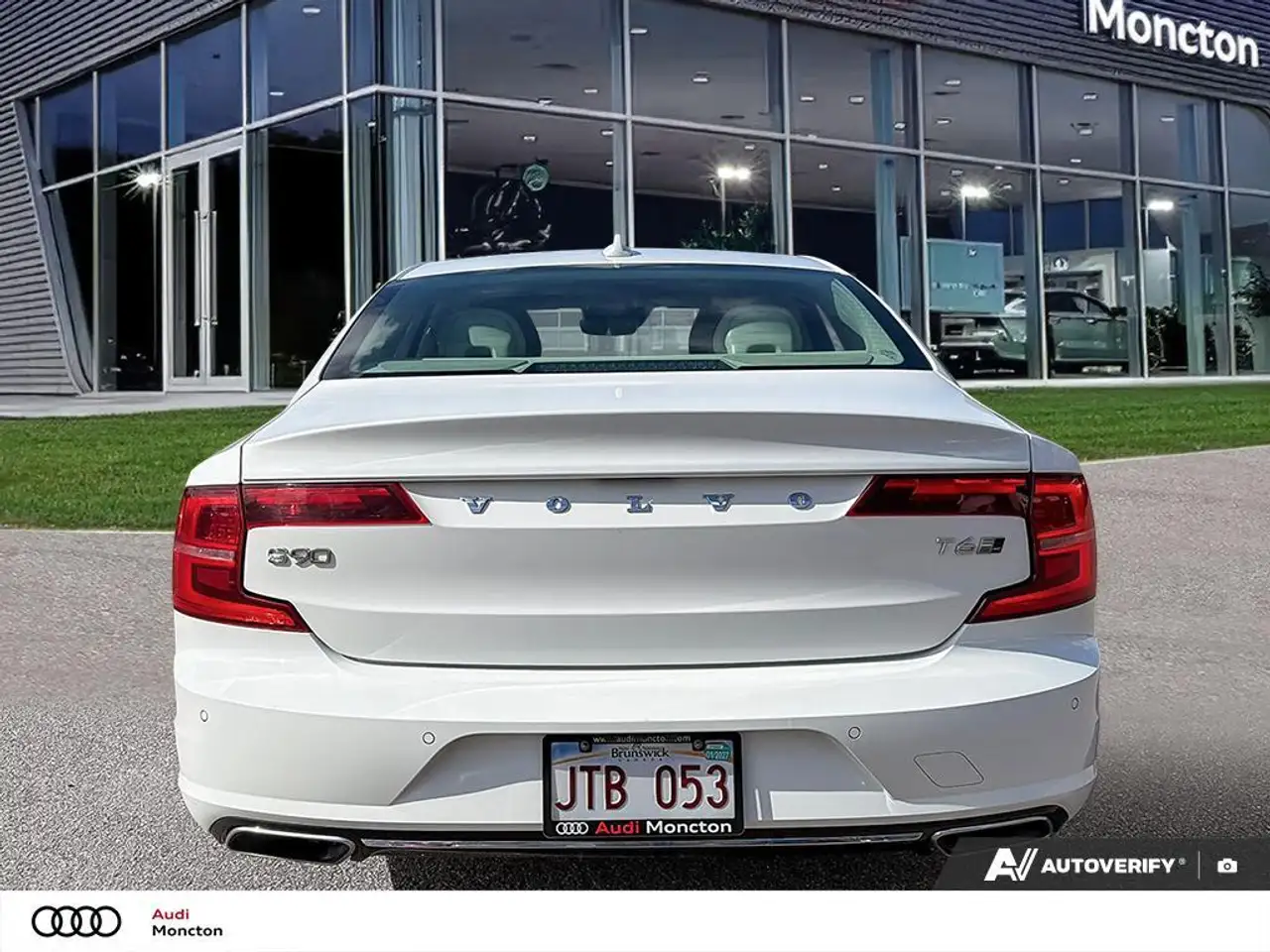 Volvo S90 снимка Volvo S90