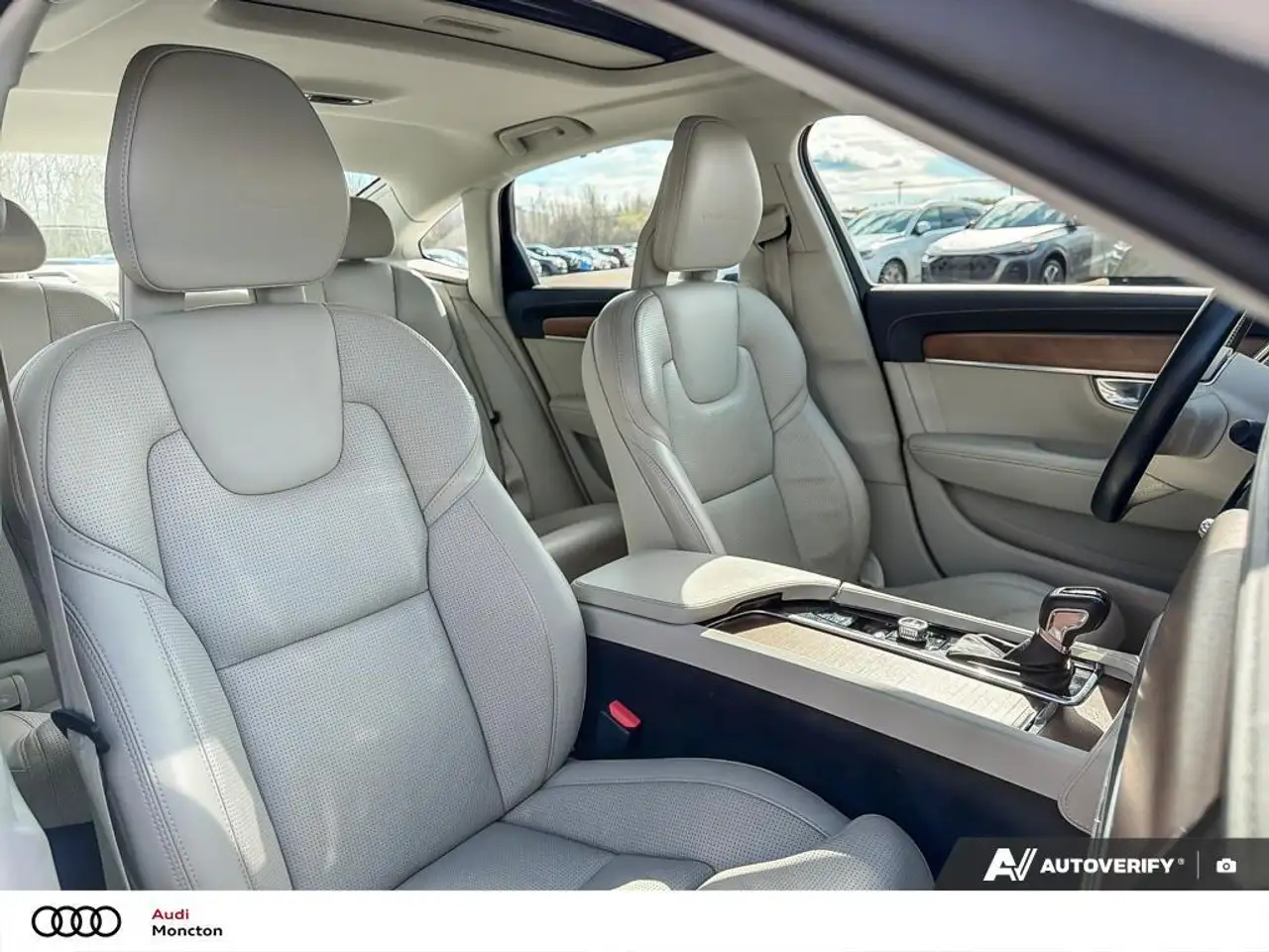 Volvo S90 снимка Volvo S90