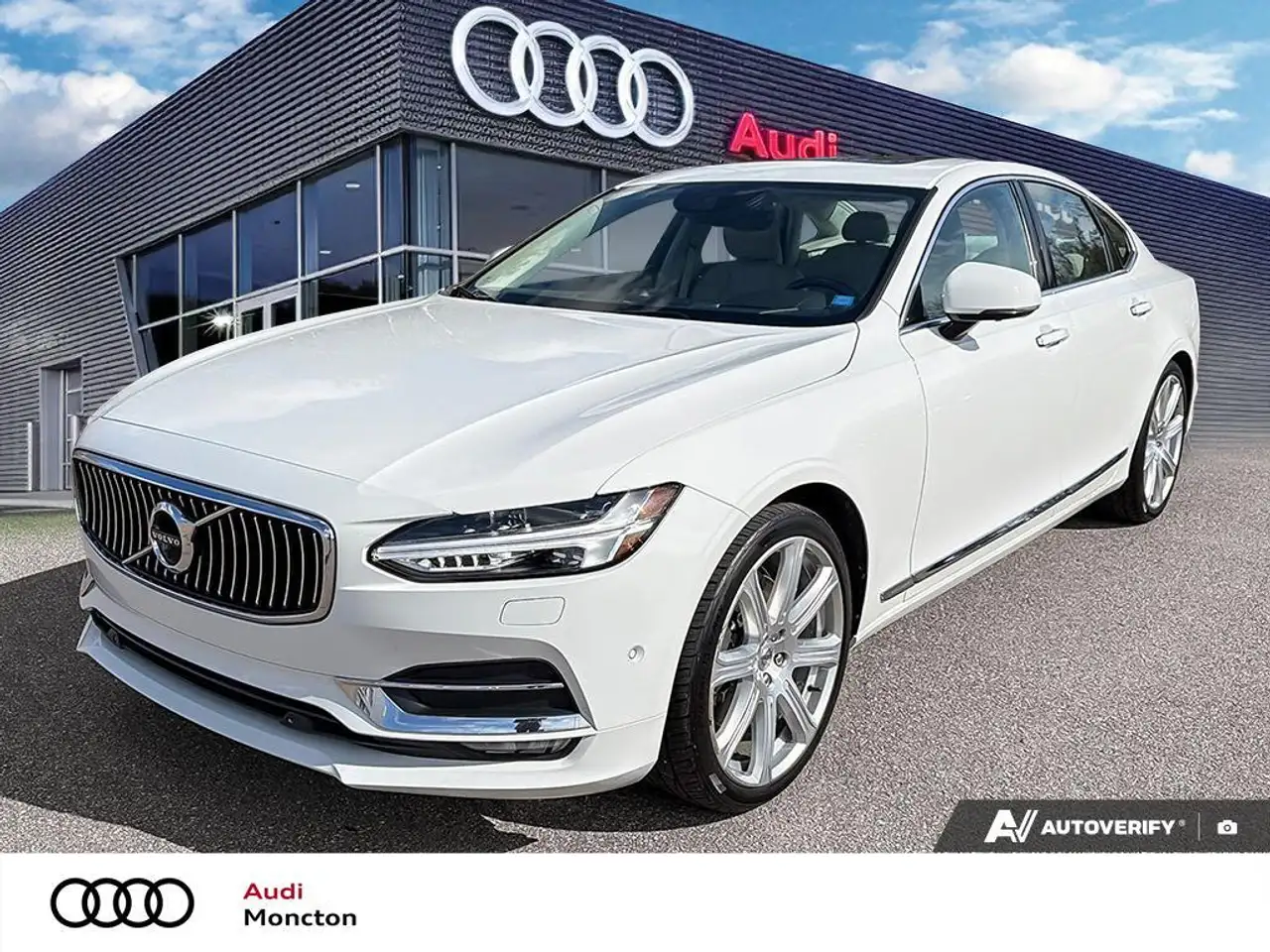 2017 Volvo S90