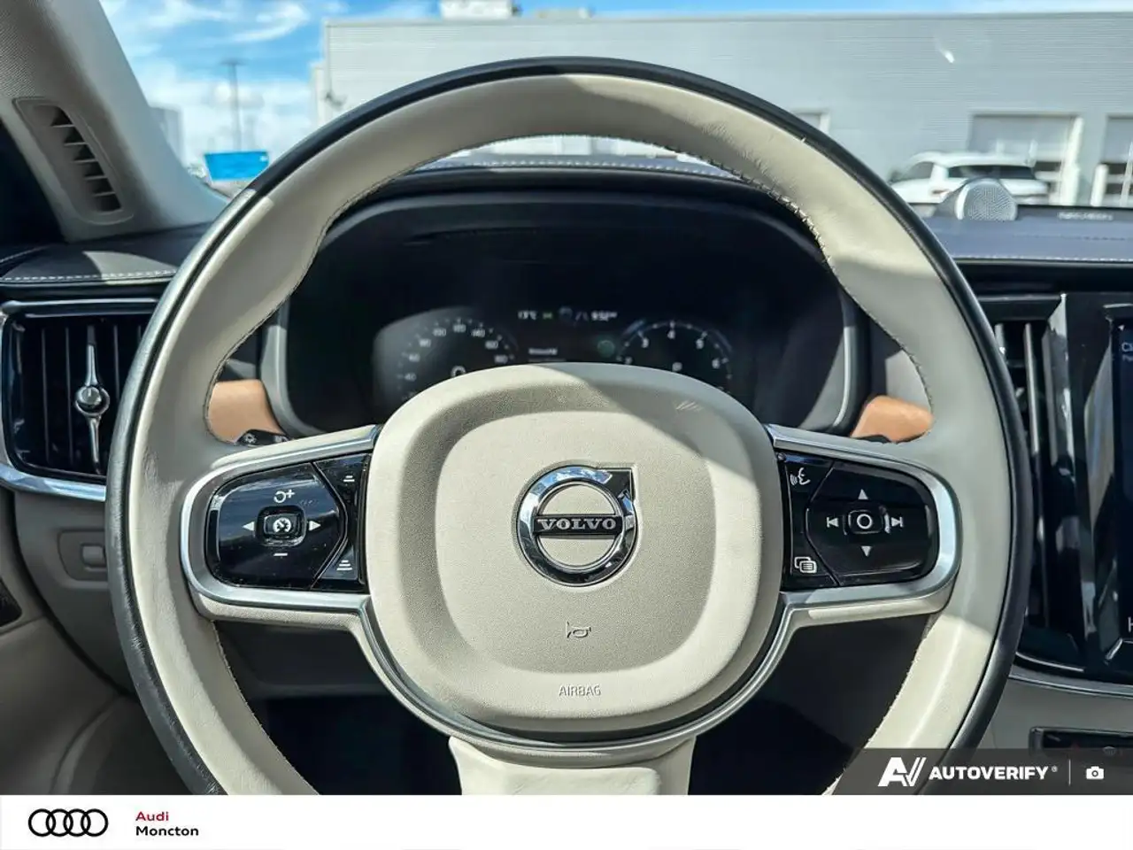 Volvo S90 снимка Volvo S90