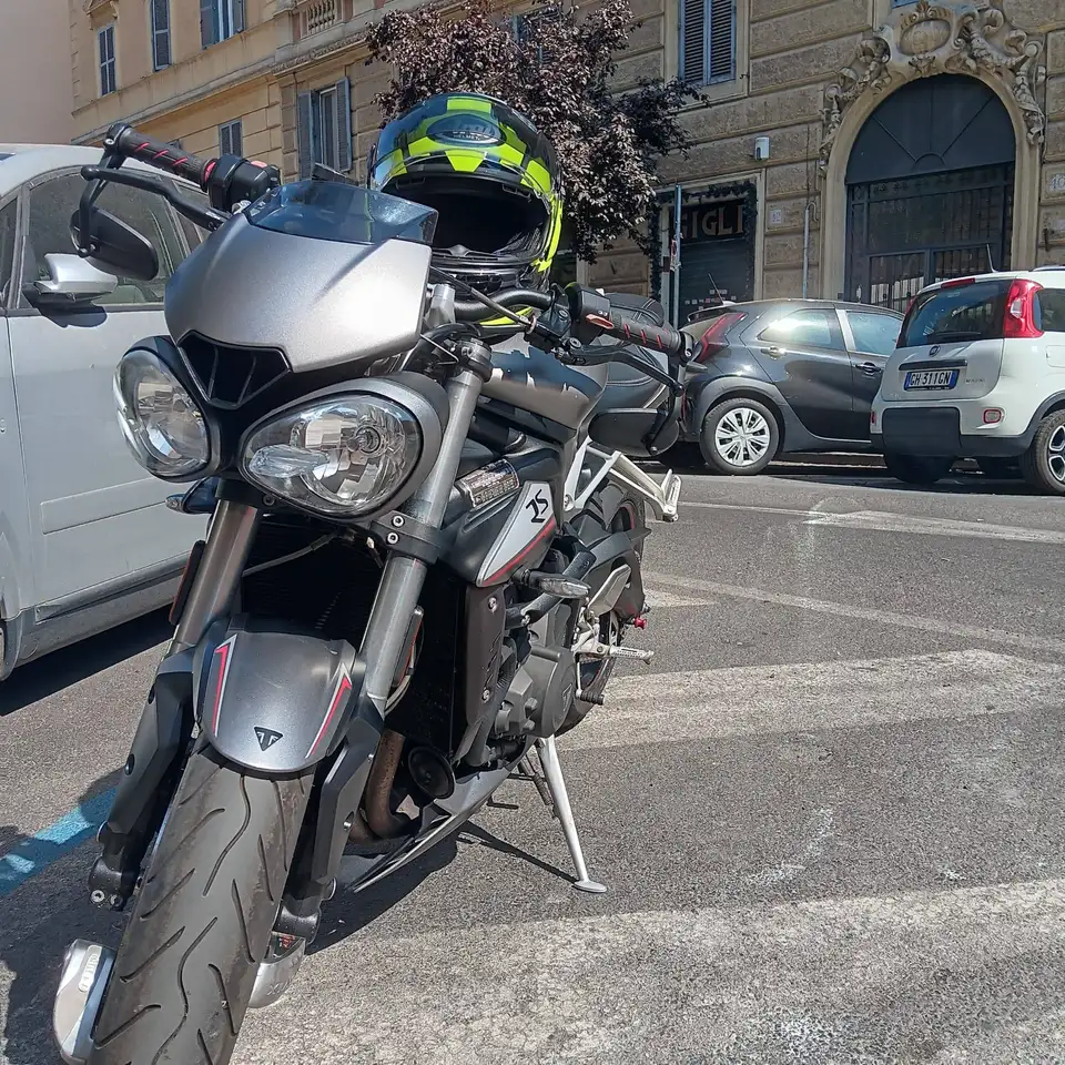 Triumph Street Triple RS