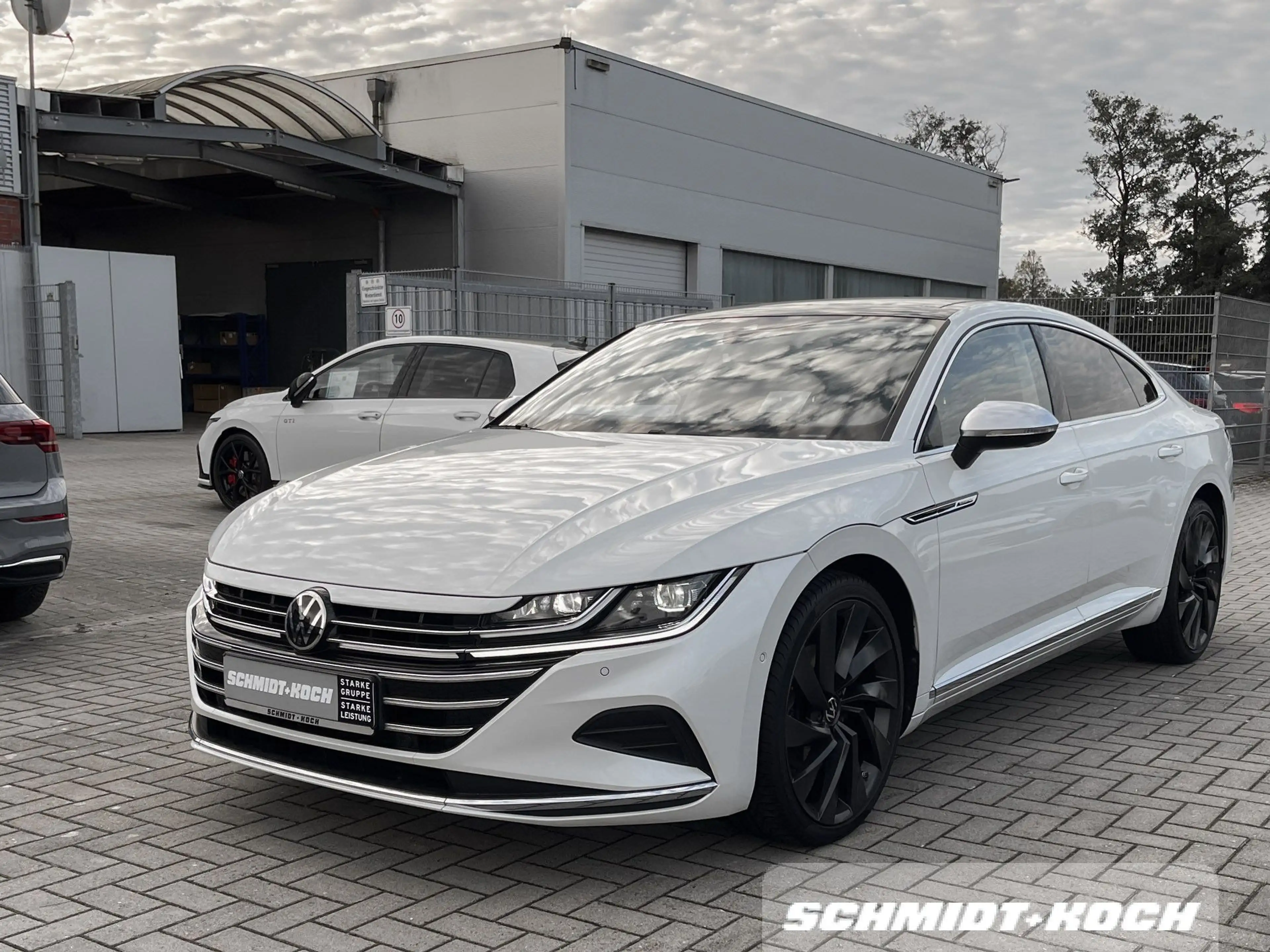 Volkswagen Arteon 2.0 TDI Elegance DSG Pano, RFK, Navi, LED — photo 2