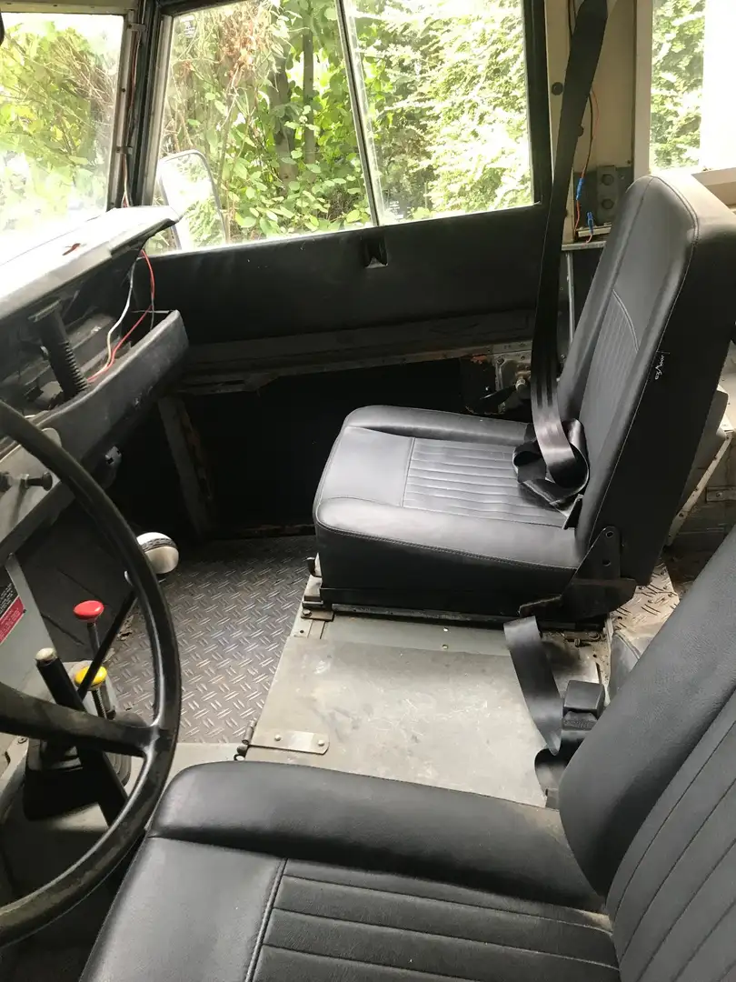 Land Rover Series serie 3 1977 srebrna - 2