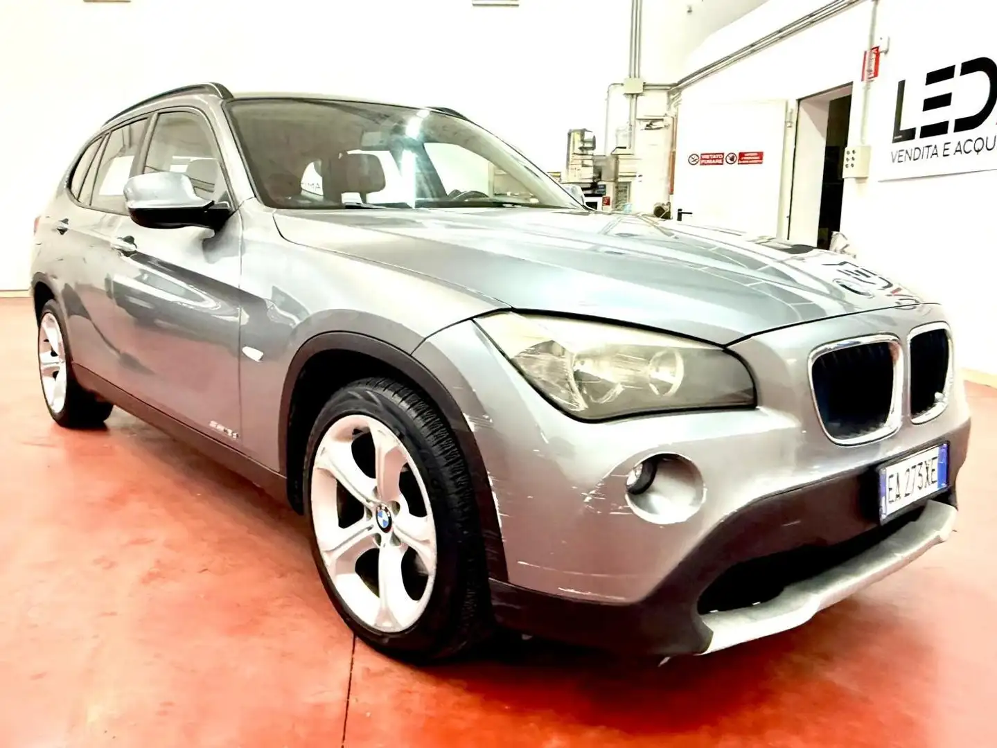 BMW X1 *18D*143CV*UNICOPROPRIETARIO*TAGLIANDATA* Gris - 1