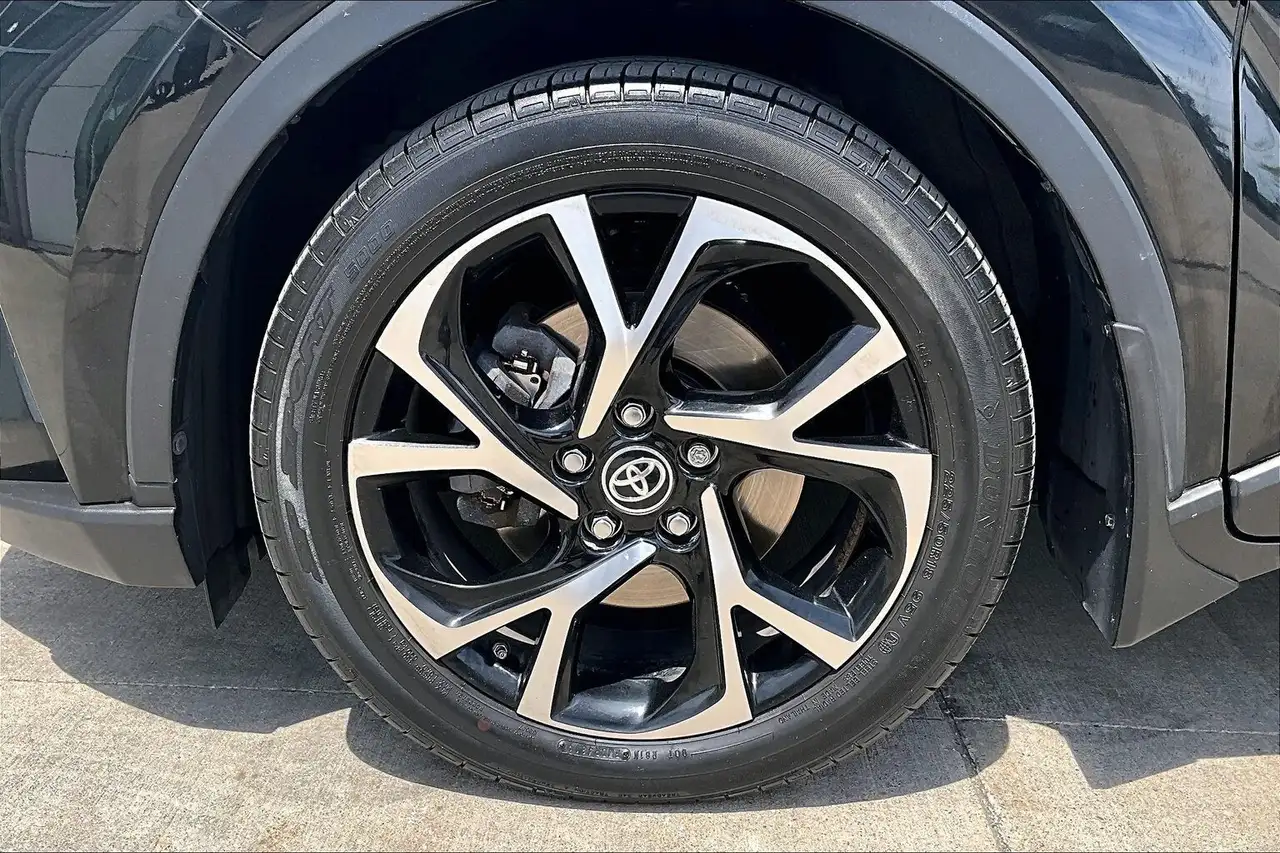 Toyota C-HR снимка Toyota C-HR