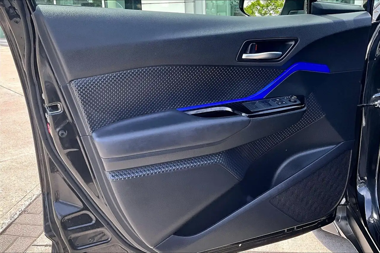 Toyota C-HR снимка Toyota C-HR