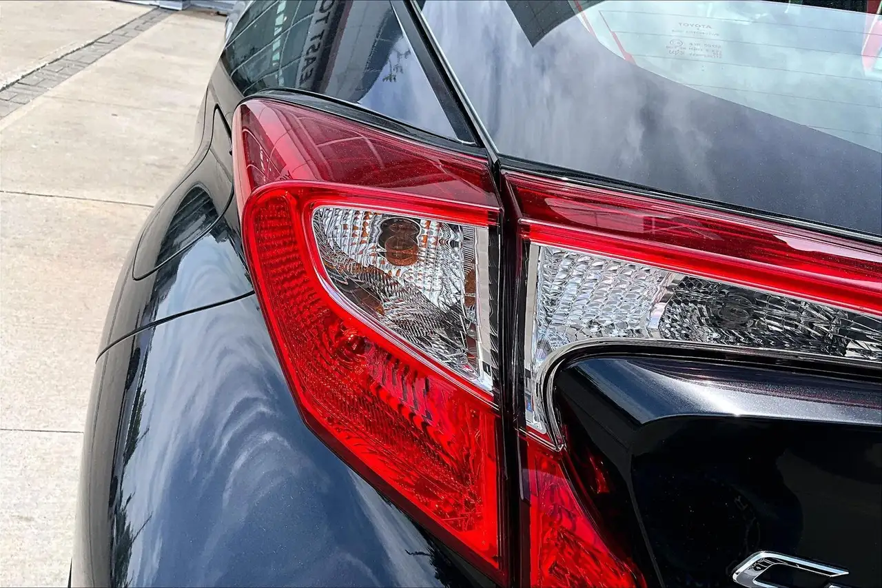 Toyota C-HR снимка Toyota C-HR