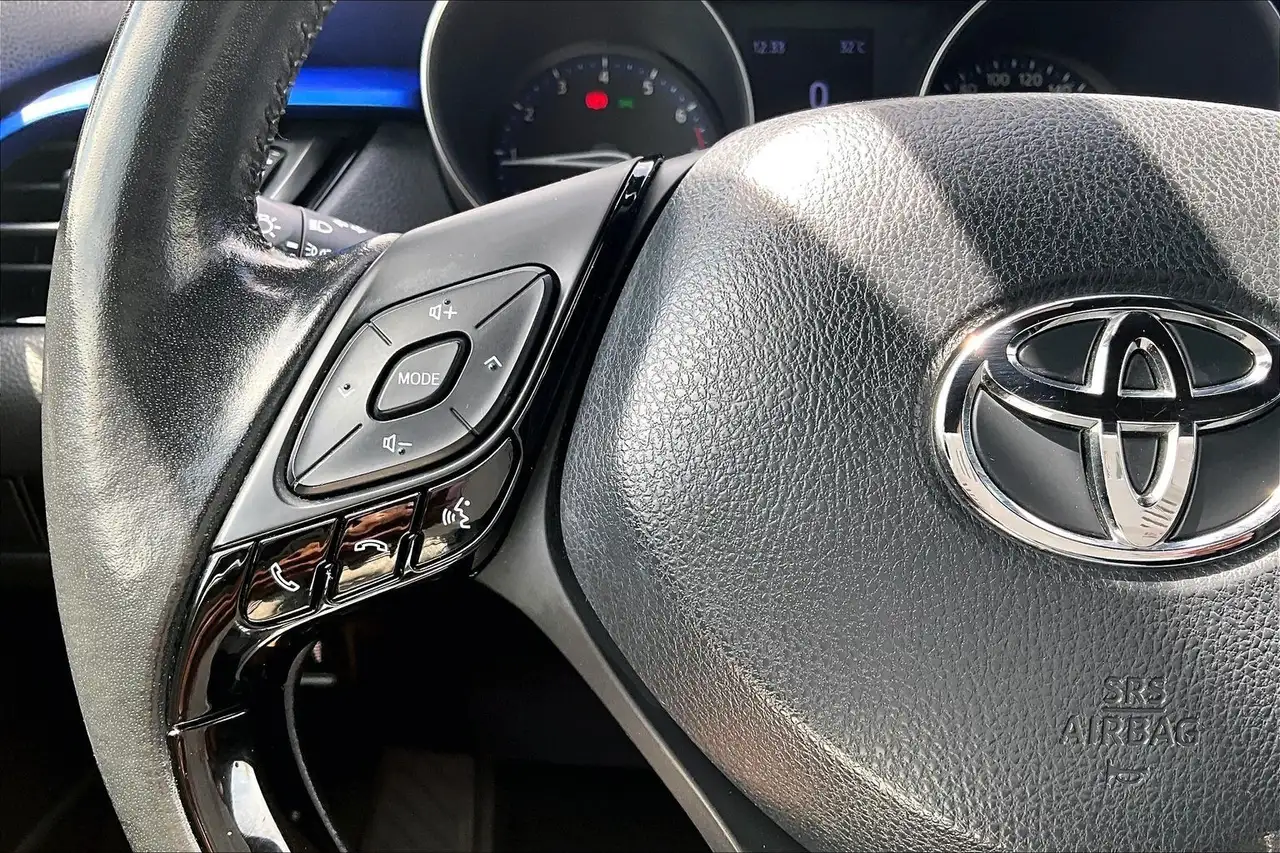 Toyota C-HR снимка Toyota C-HR