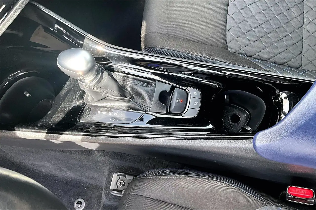 Toyota C-HR снимка Toyota C-HR