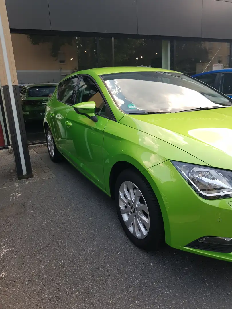 SEAT Leon Leon ST 1.6 TDI Start Grün - 2