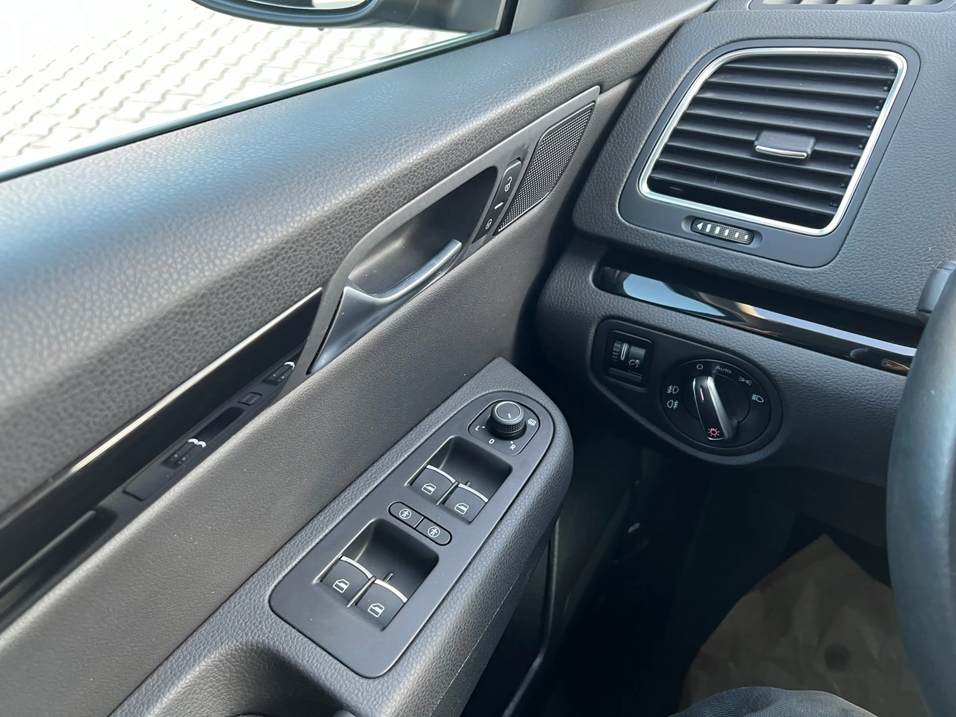 Volkswagen Sharan Business+ TDI SCR DSG 5-Sitzer — photo 12