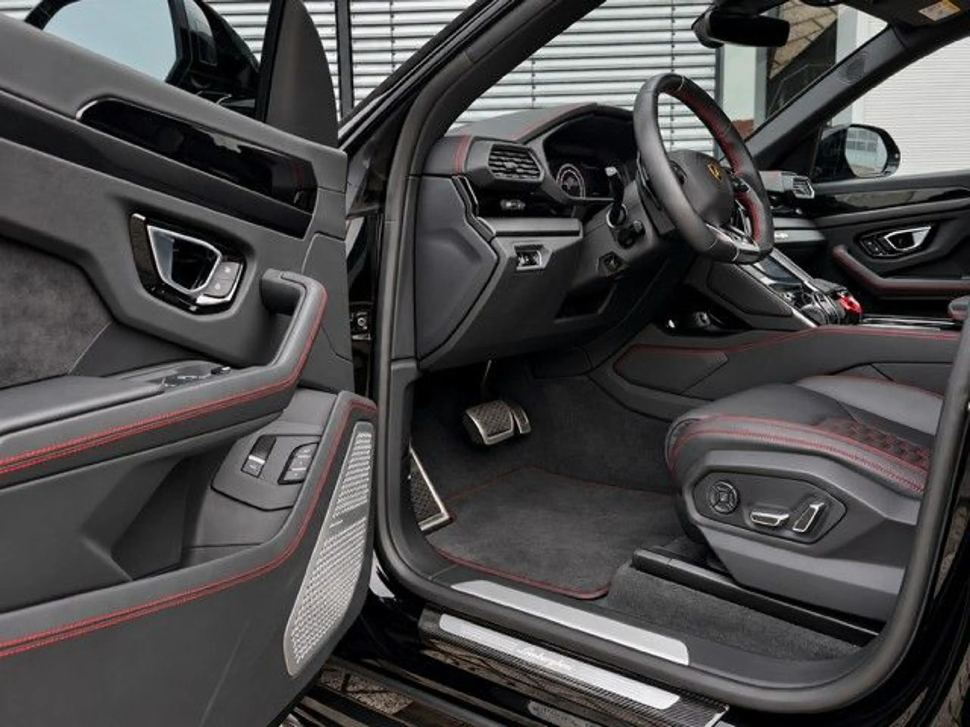 Lamborghini Urus 1J Garantie NVISION B&O 23" REAR SEAT-ENTER — photo 8