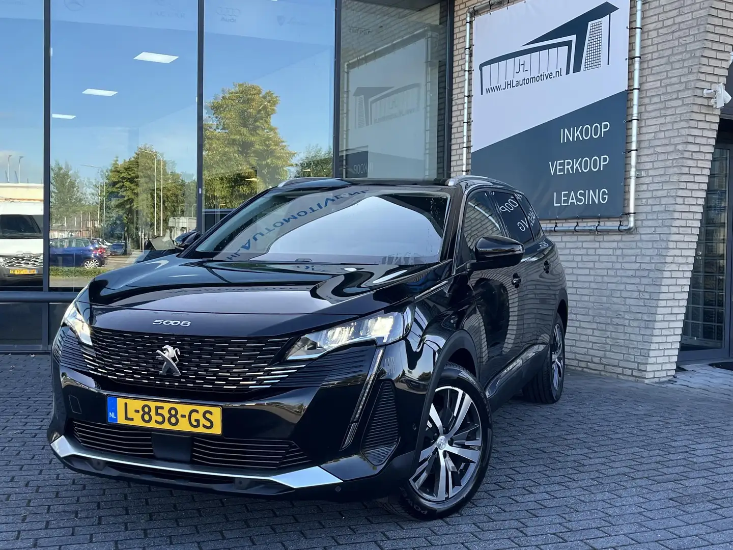 Peugeot 5008 1.2 FACELIFT*NAVI*CAM*HAAK*CRUISE*ECC*CARPLAY*7PER Schwarz - 1