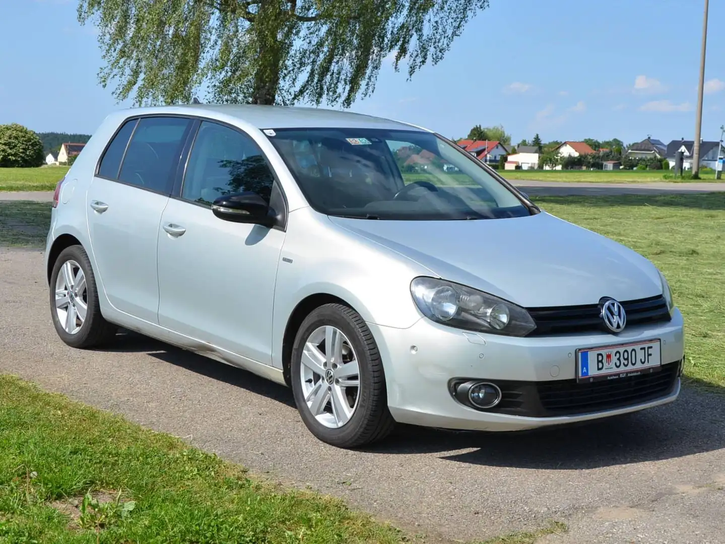 Volkswagen Golf Golf VI 1,6  TDI DPF Match RCD510 ALU Sitzhzg PDC  77kW Diesel Metallic Silber - 1