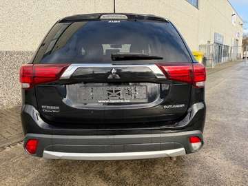 Mitsubishi Outlander Outlander 2.2 DI-D 2WD Plus 7 PLACES