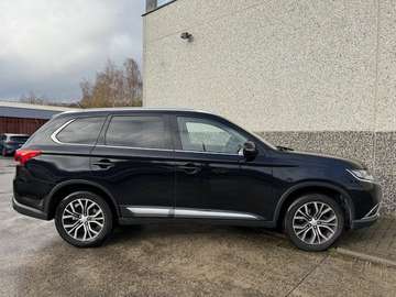 Mitsubishi Outlander Outlander 2.2 DI-D 2WD Plus 7 PLACES