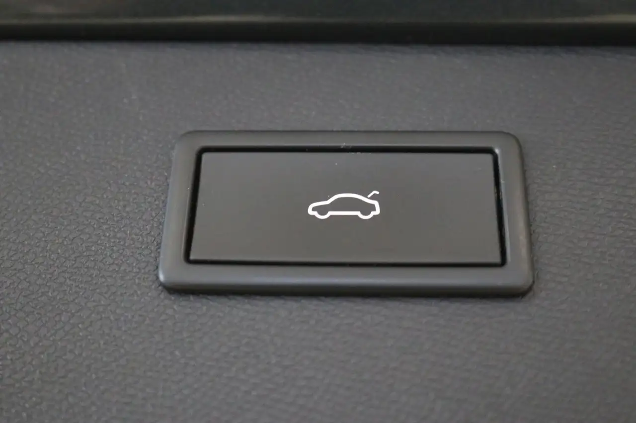 2021 CUPRA Formentor VZ 4Drive DCC Pano 360° Virtual Beats, photograph 6